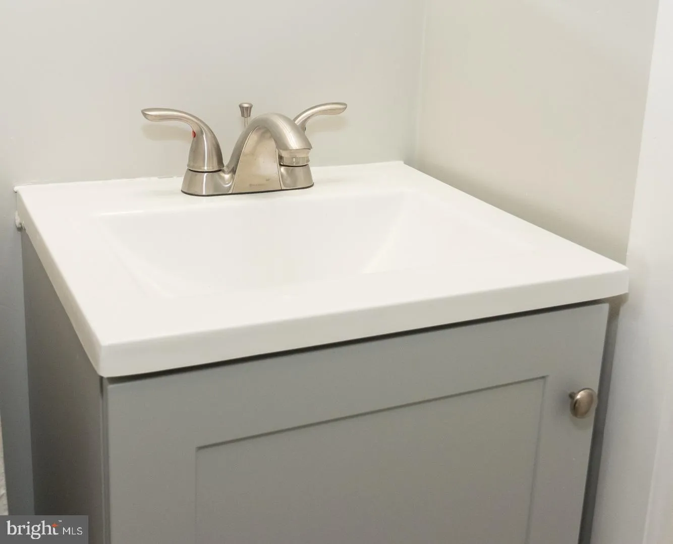 Trenton, New Jersey 08611, United States, 3 Bedrooms Bedrooms, ,1 BathroomBathrooms,Residential,Pending,200954