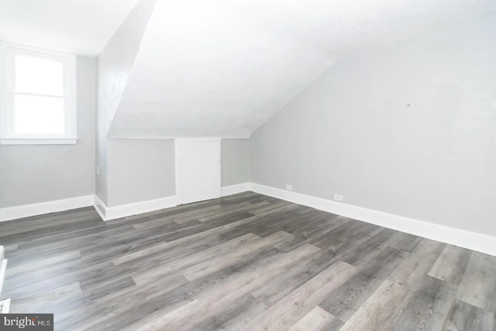 Trenton, New Jersey 08611, United States, 3 Bedrooms Bedrooms, ,1 BathroomBathrooms,Residential,Pending,200954