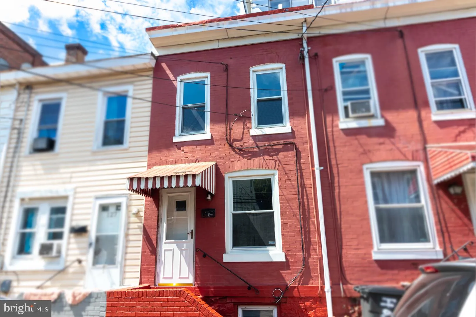 Trenton, New Jersey 08611, United States, 3 Bedrooms Bedrooms, ,1 BathroomBathrooms,Residential,Pending,200954