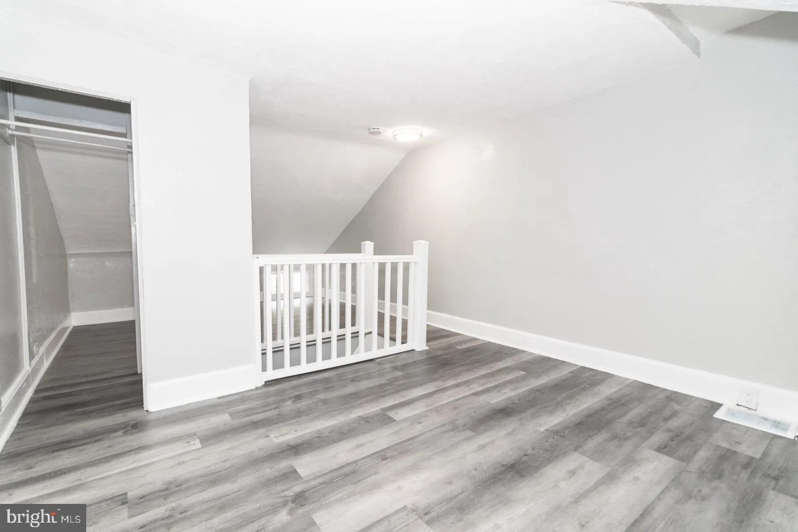 Trenton, New Jersey 08611, United States, 3 Bedrooms Bedrooms, ,1 BathroomBathrooms,Residential,Pending,200954