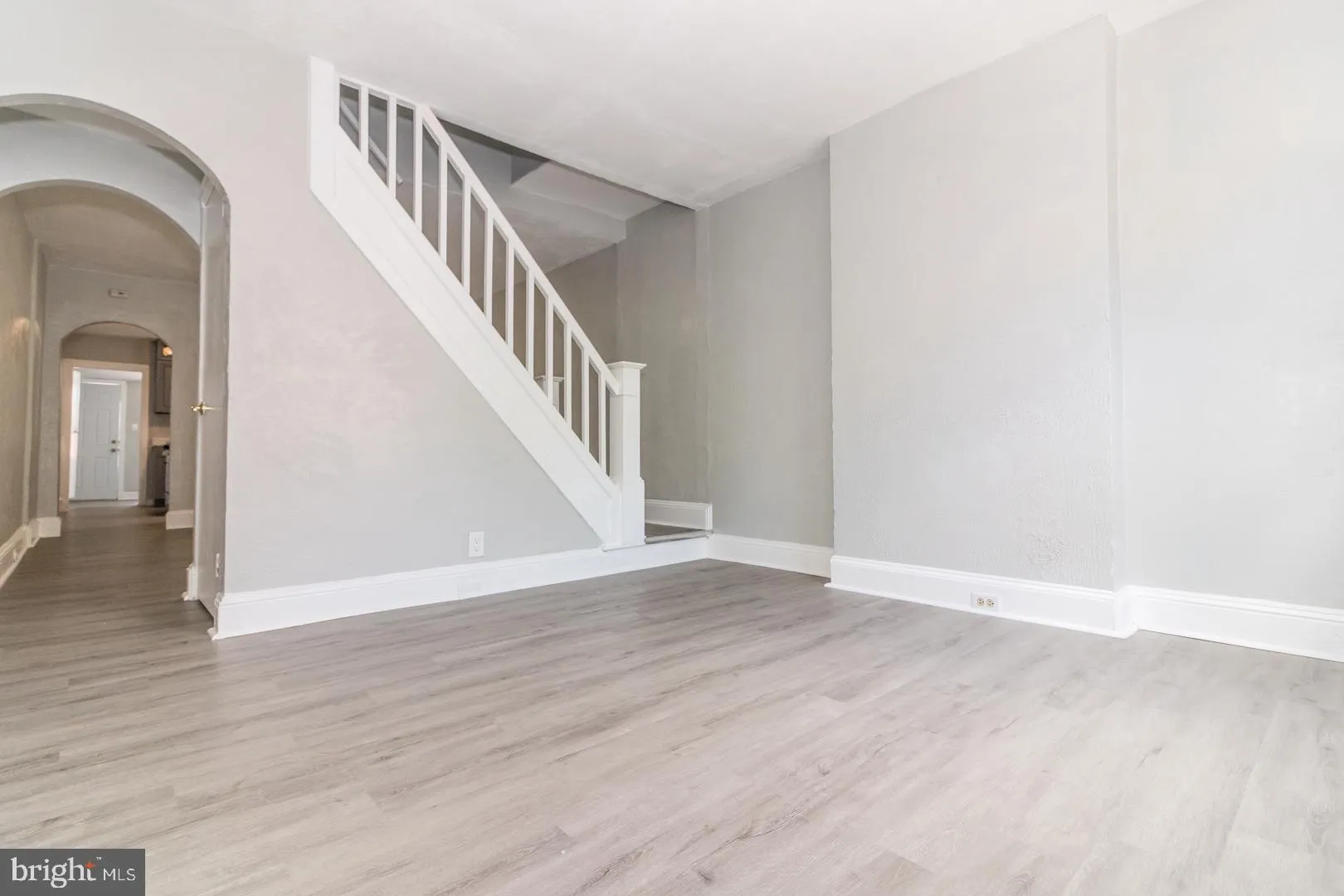 Trenton, New Jersey 08611, United States, 3 Bedrooms Bedrooms, ,1 BathroomBathrooms,Residential,Pending,200954