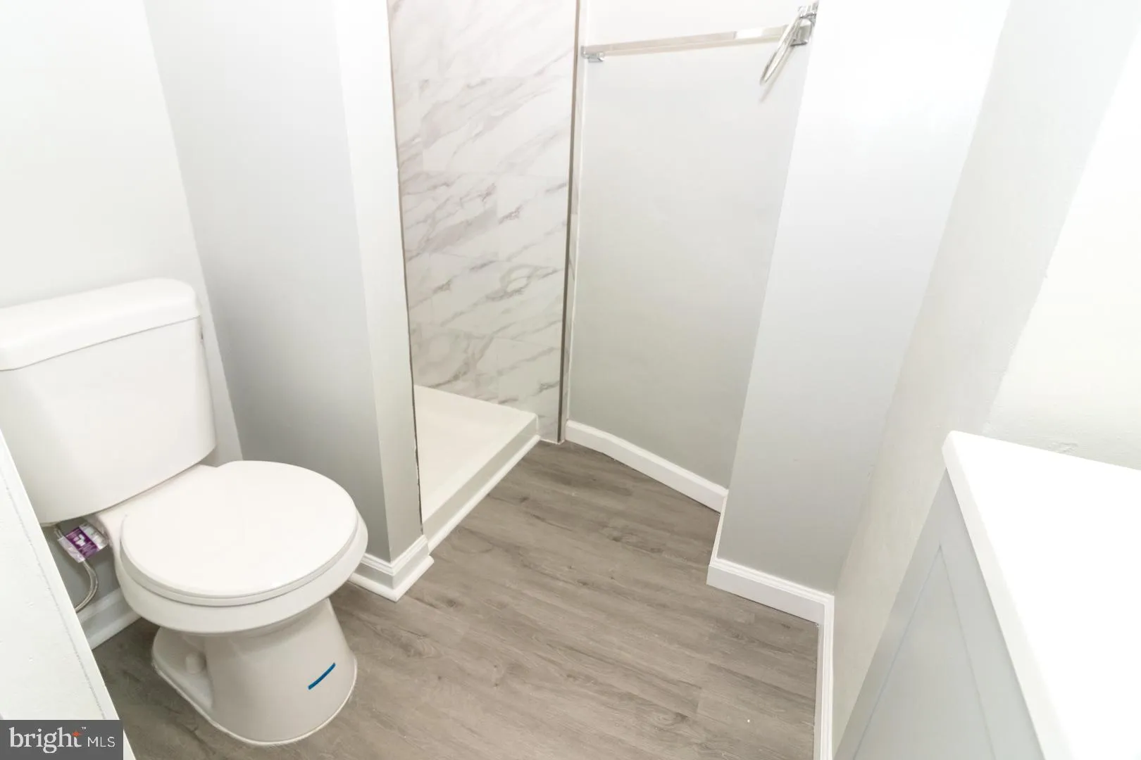 Trenton, New Jersey 08611, United States, 3 Bedrooms Bedrooms, ,1 BathroomBathrooms,Residential,Pending,200954