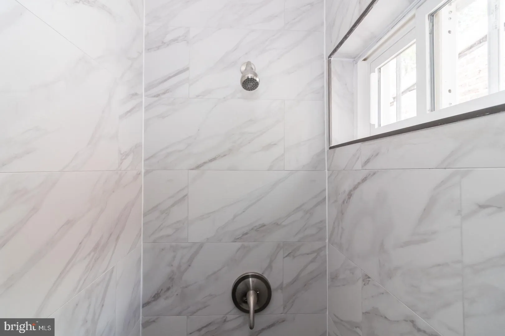 Trenton, New Jersey 08611, United States, 3 Bedrooms Bedrooms, ,1 BathroomBathrooms,Residential,Pending,200954