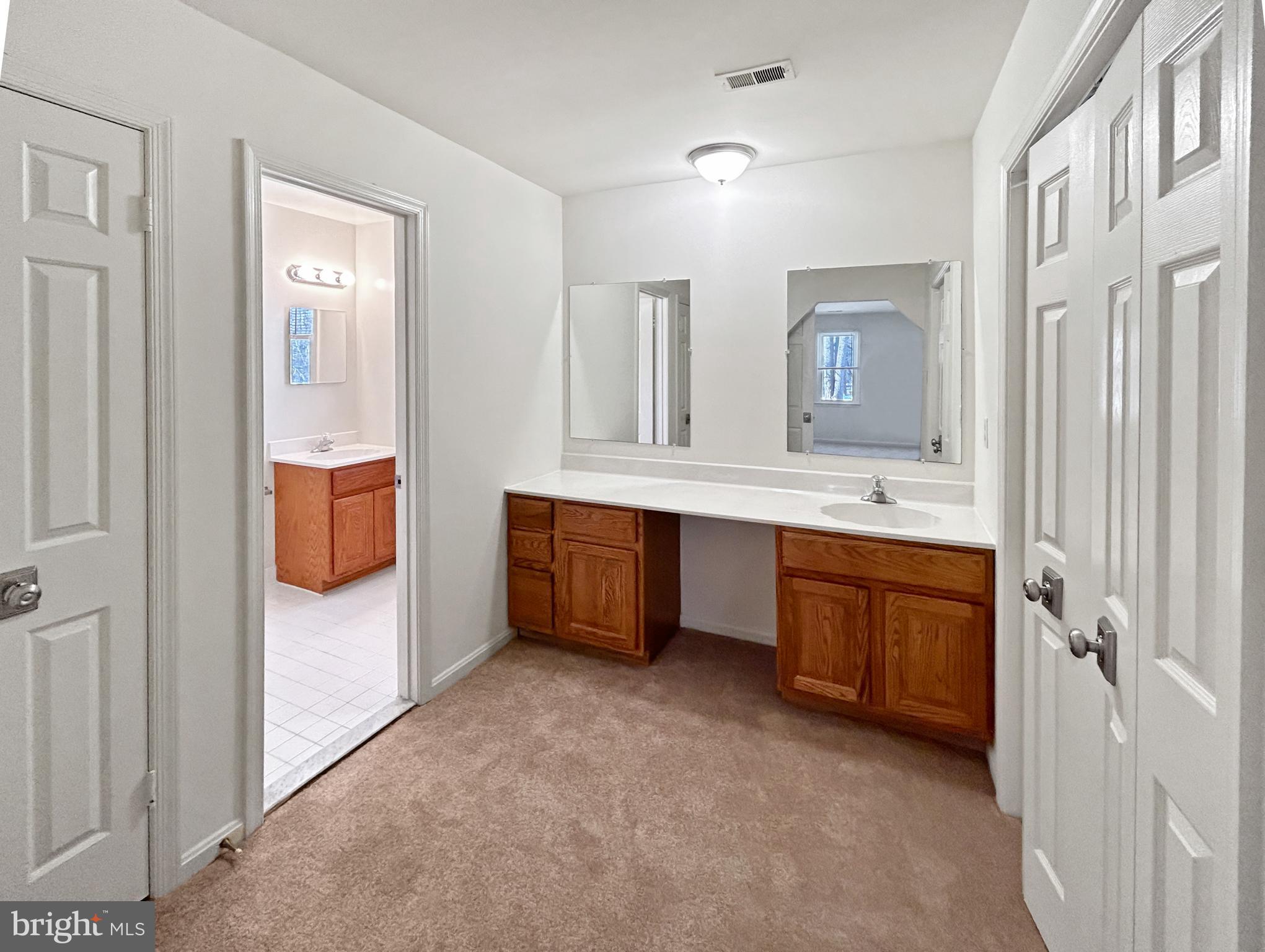 FAIRFAX STATION - Residential Lease