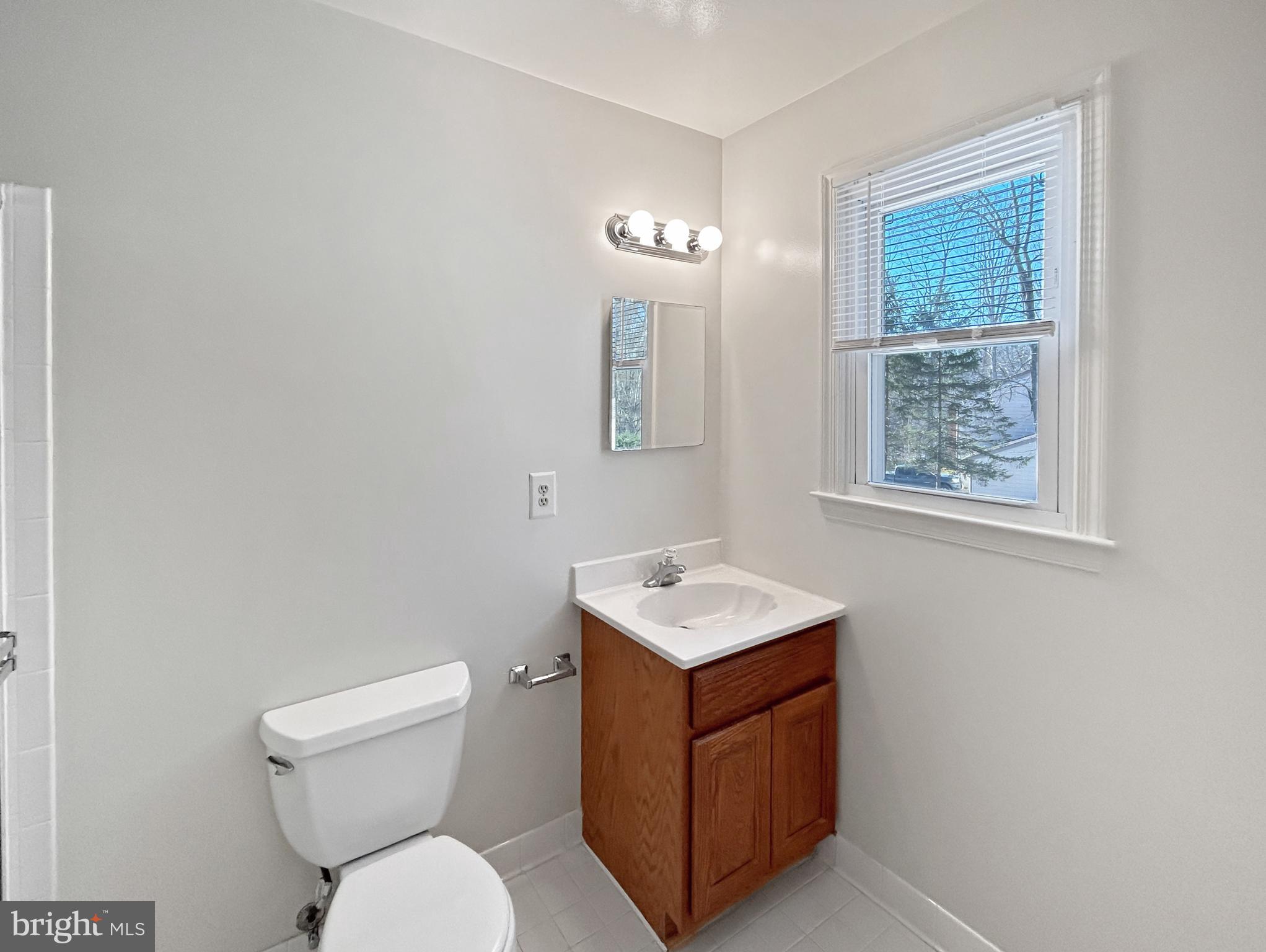 FAIRFAX STATION - Residential Lease