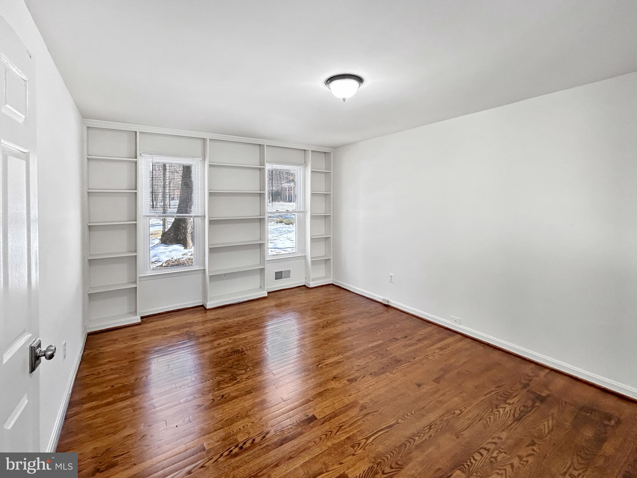 FAIRFAX STATION - Residential Lease