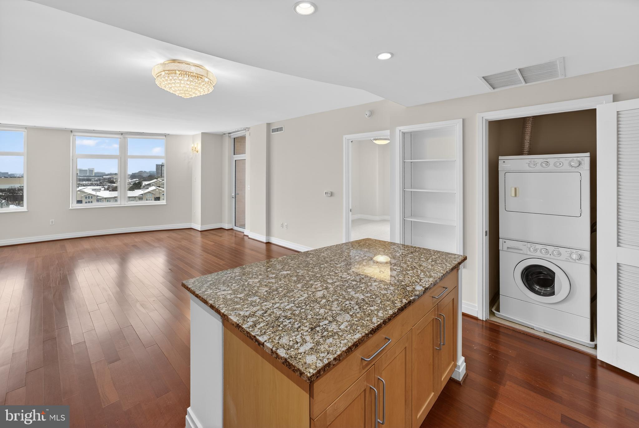 ONE PARK CREST CONDOMINIUM - Residential