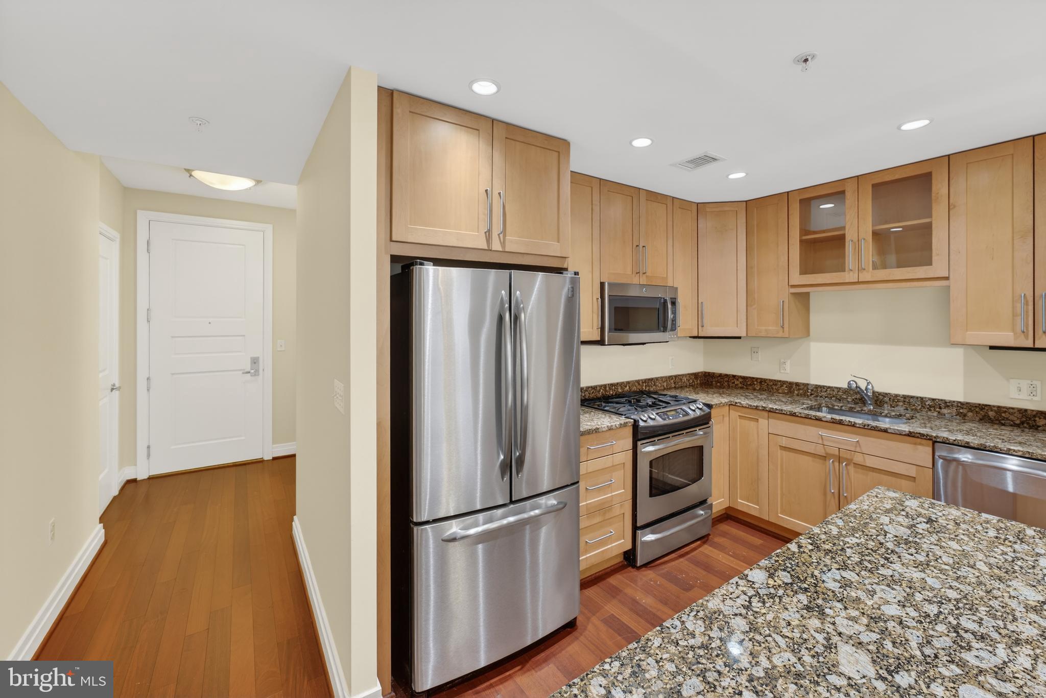 ONE PARK CREST CONDOMINIUM - Residential