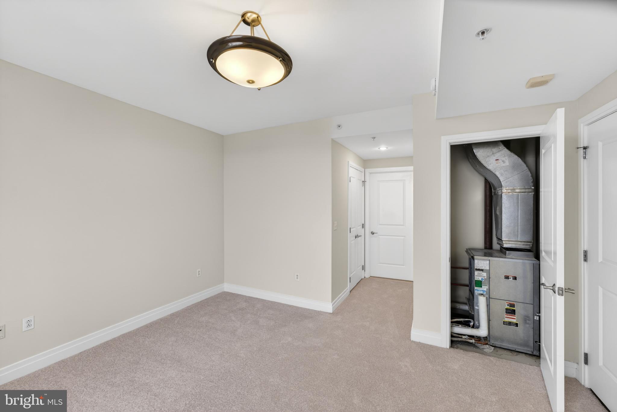 ONE PARK CREST CONDOMINIUM - Residential