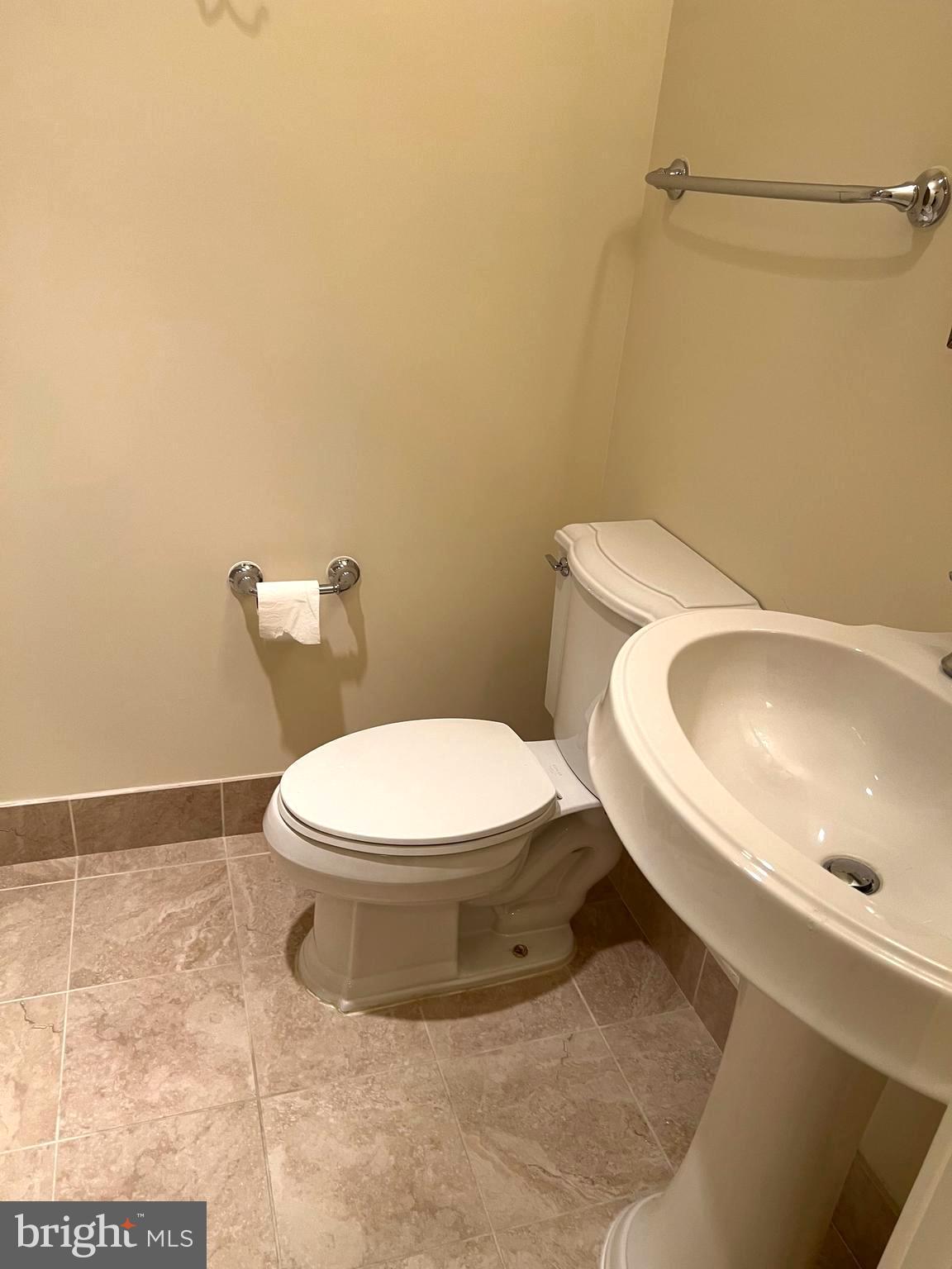 ONE PARK CREST CONDOMINIUM - Residential