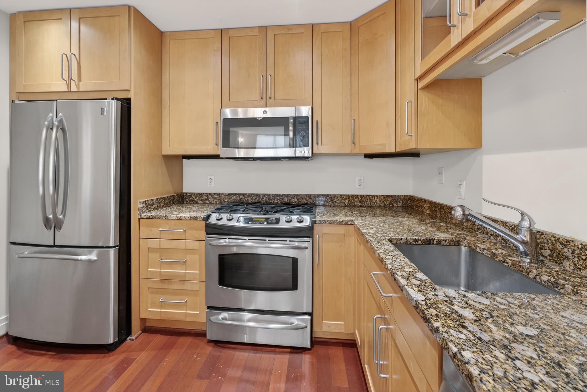 ONE PARK CREST CONDOMINIUM - Residential