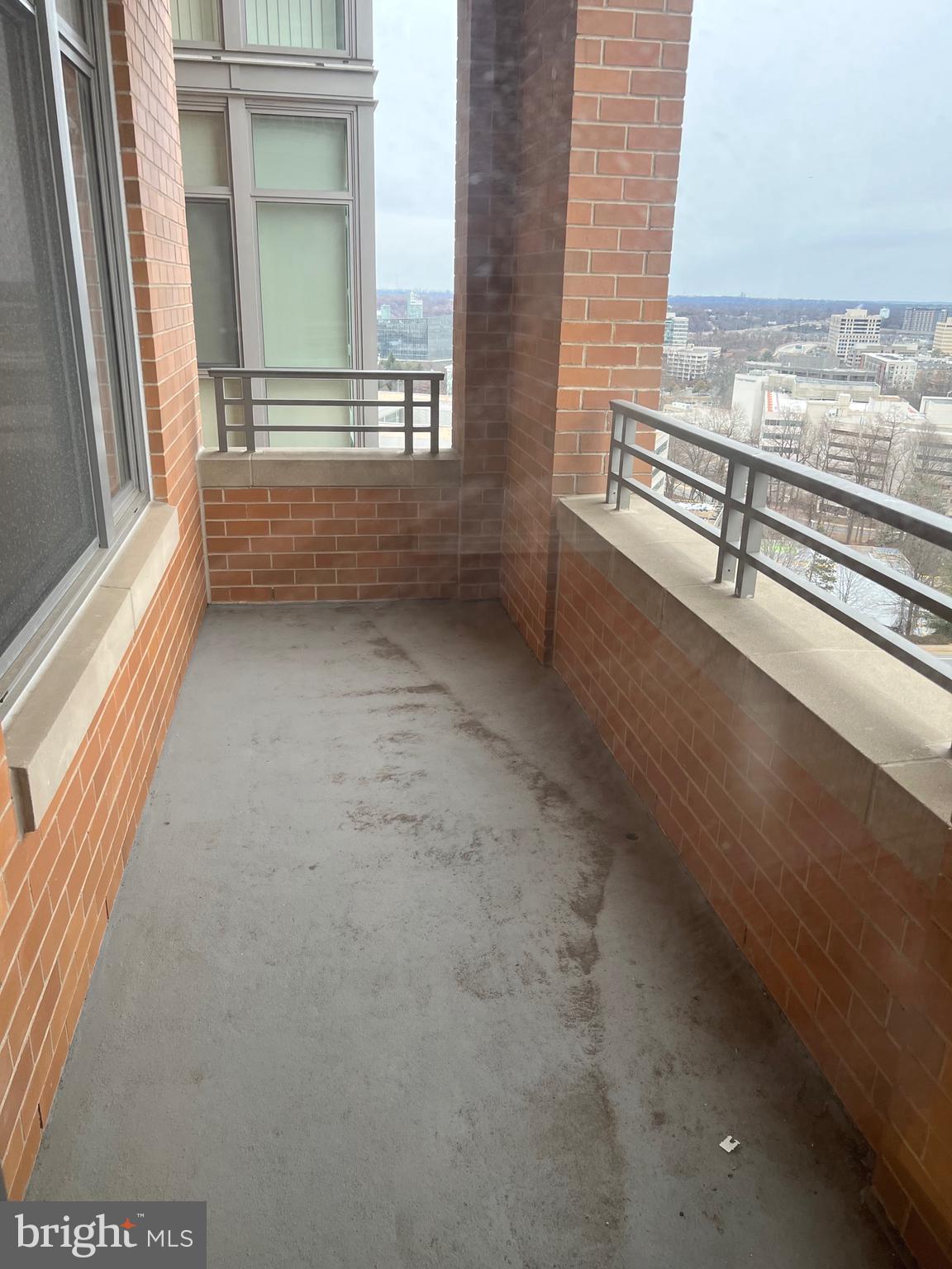 ONE PARK CREST CONDOMINIUM - Residential