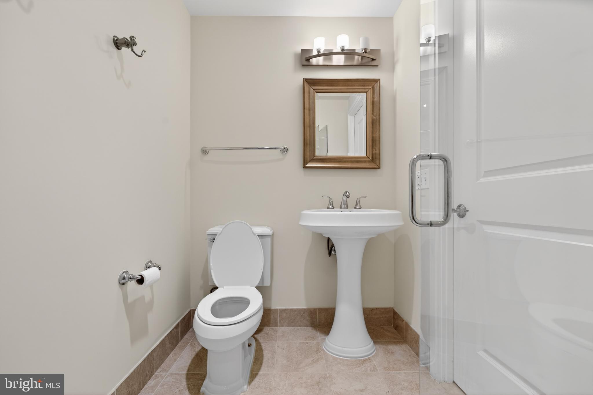 ONE PARK CREST CONDOMINIUM - Residential