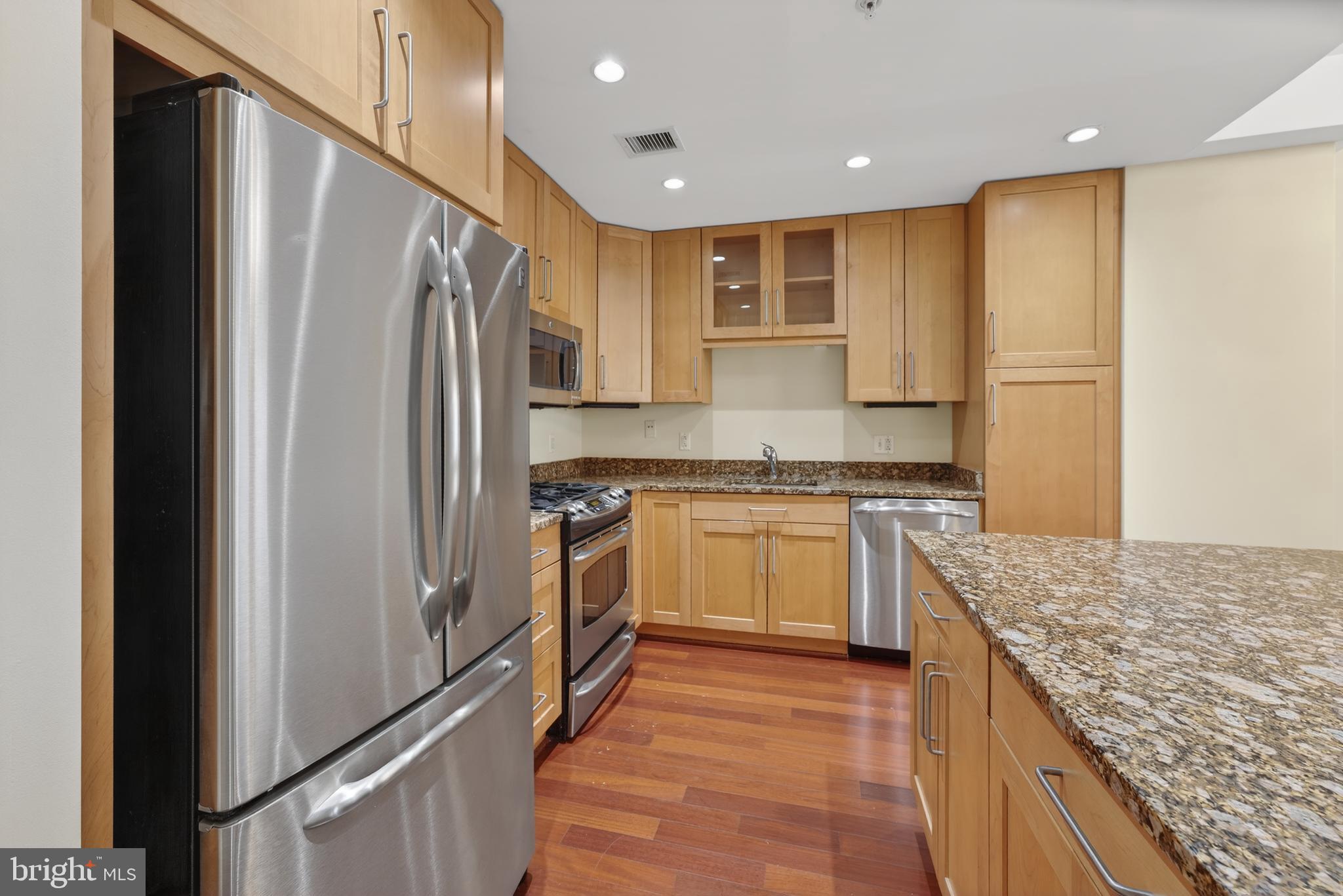 ONE PARK CREST CONDOMINIUM - Residential