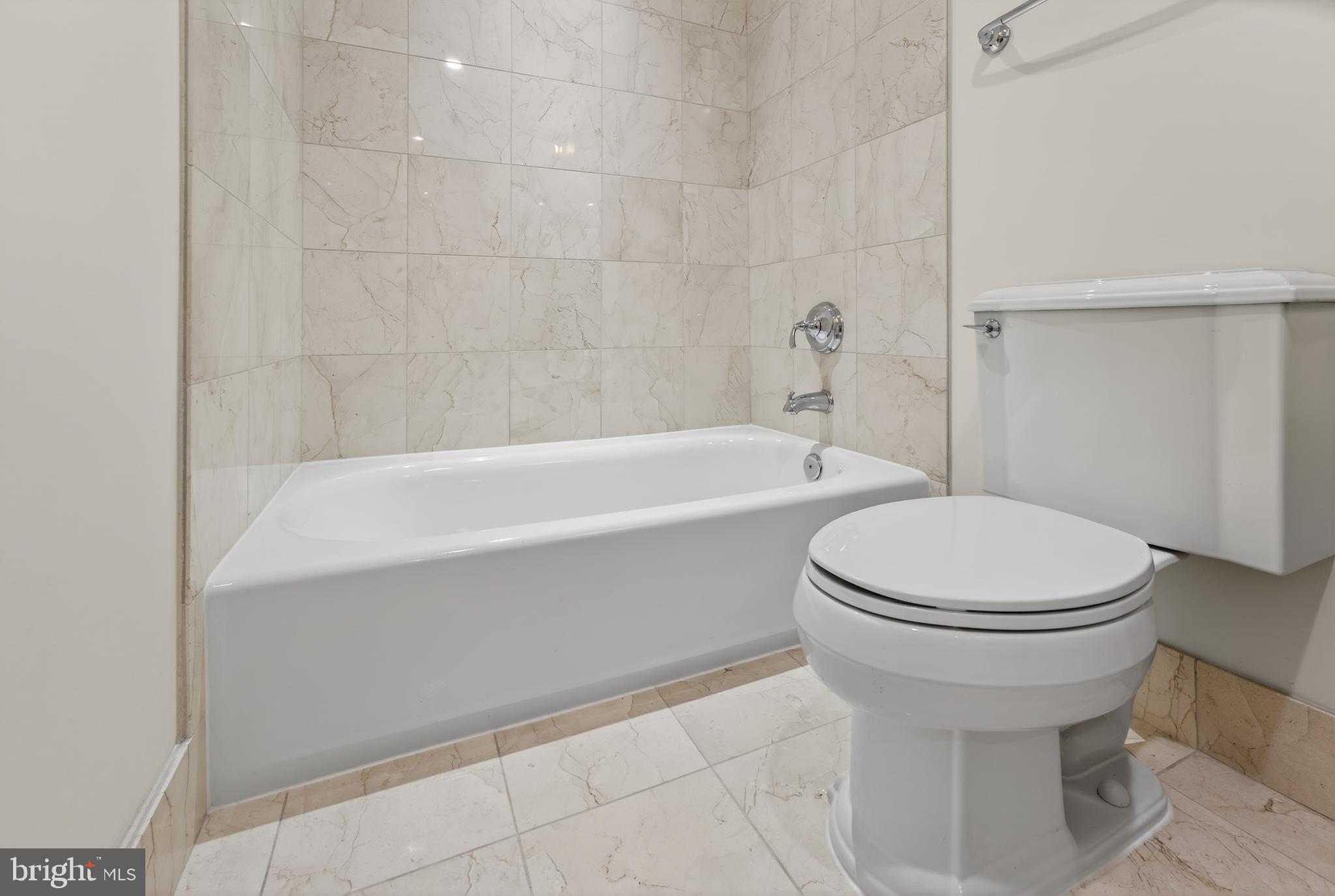 ONE PARK CREST CONDOMINIUM - Residential