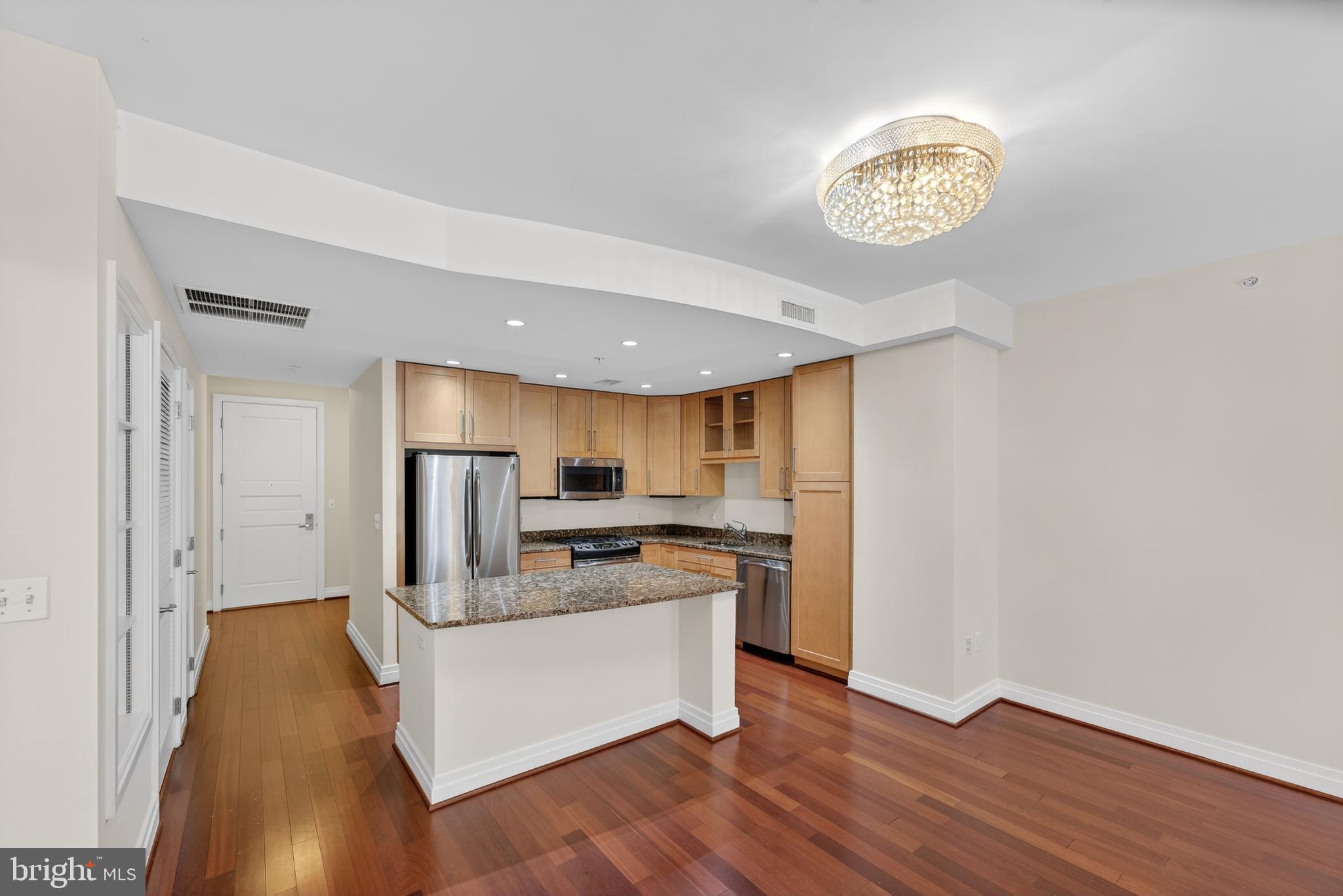 ONE PARK CREST CONDOMINIUM - Residential