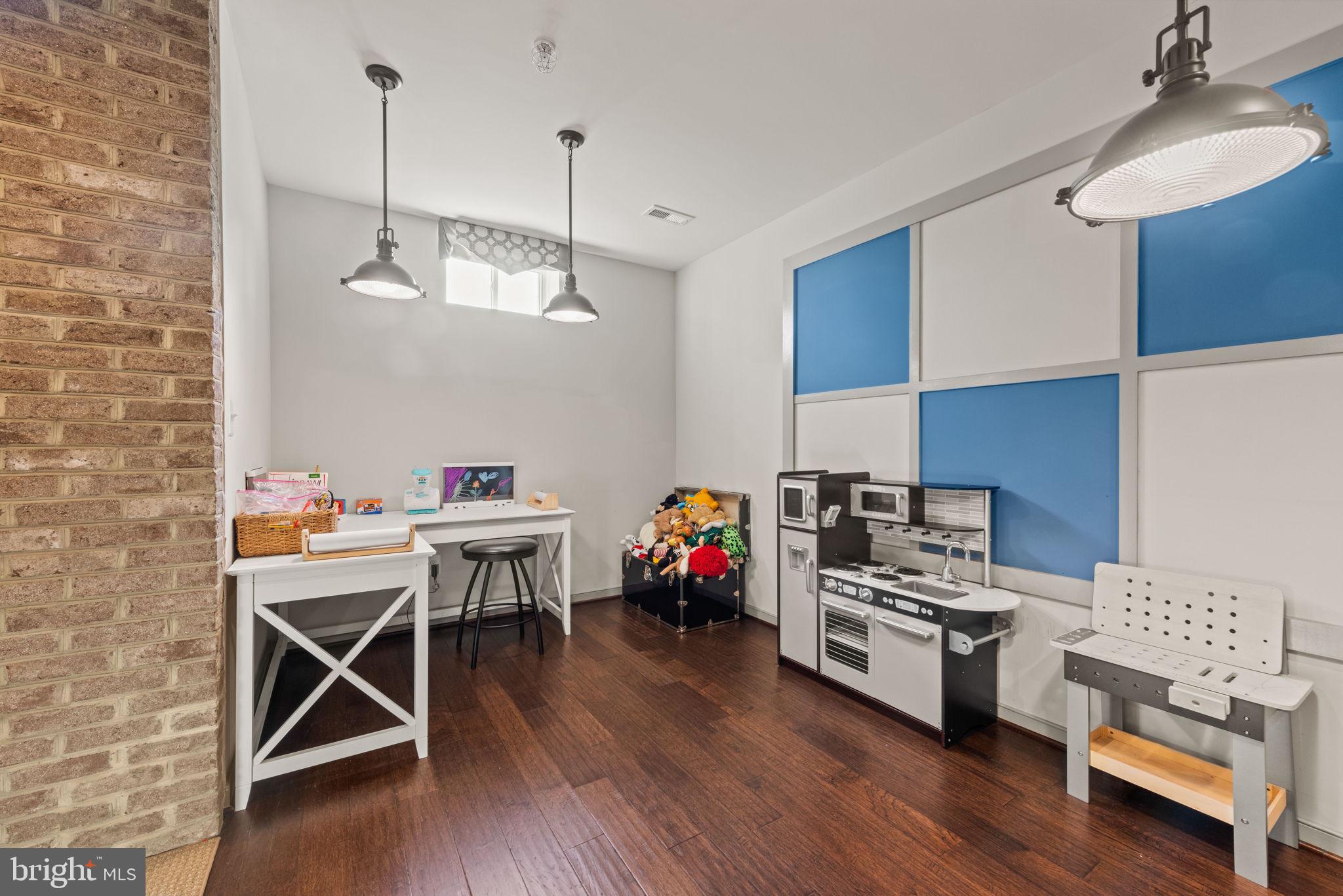 CABIN BRANCH - Residential