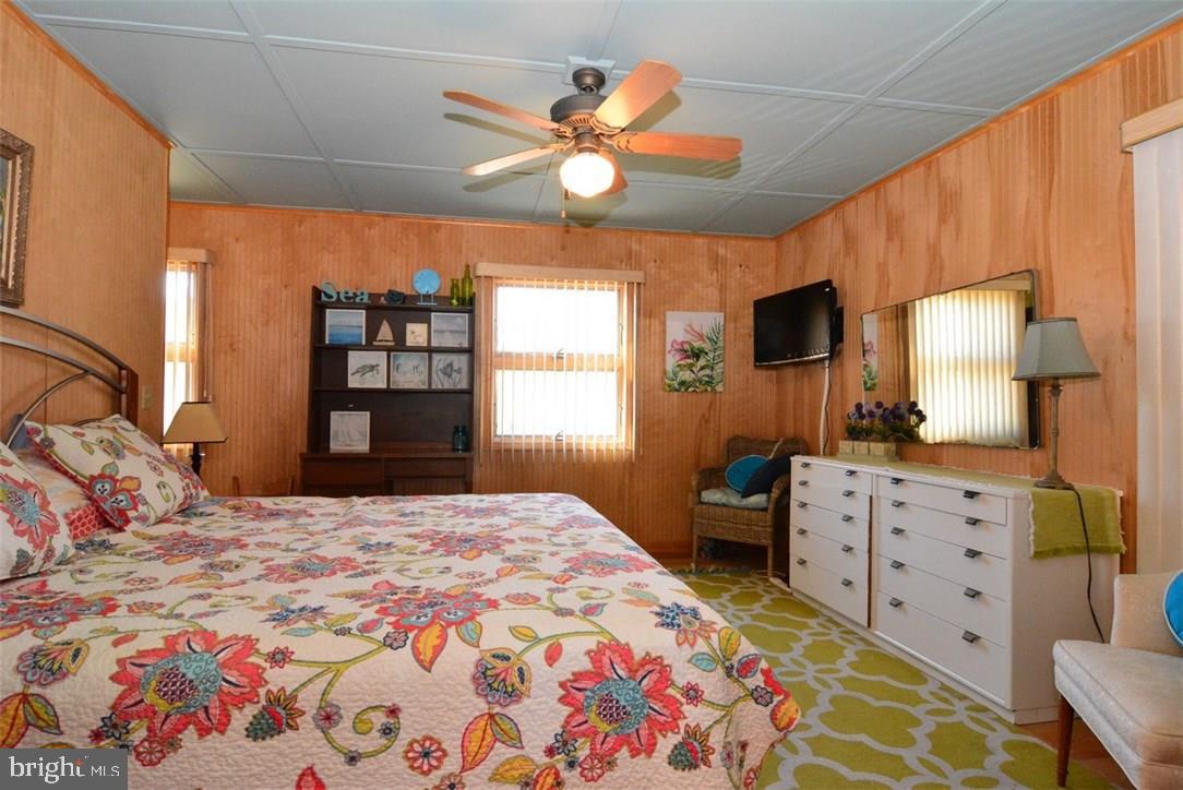 MIDDLESEX BEACH - Residential