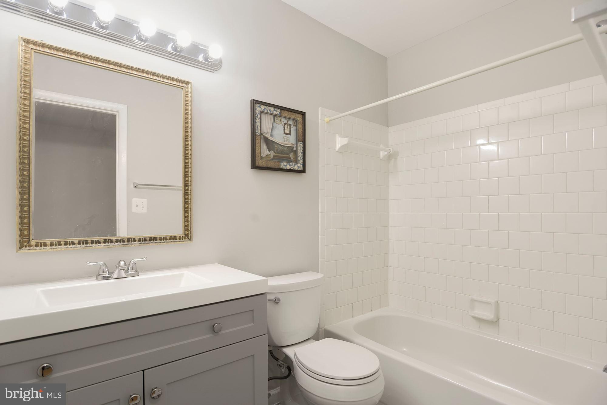 DEERFIELD - Residential Lease