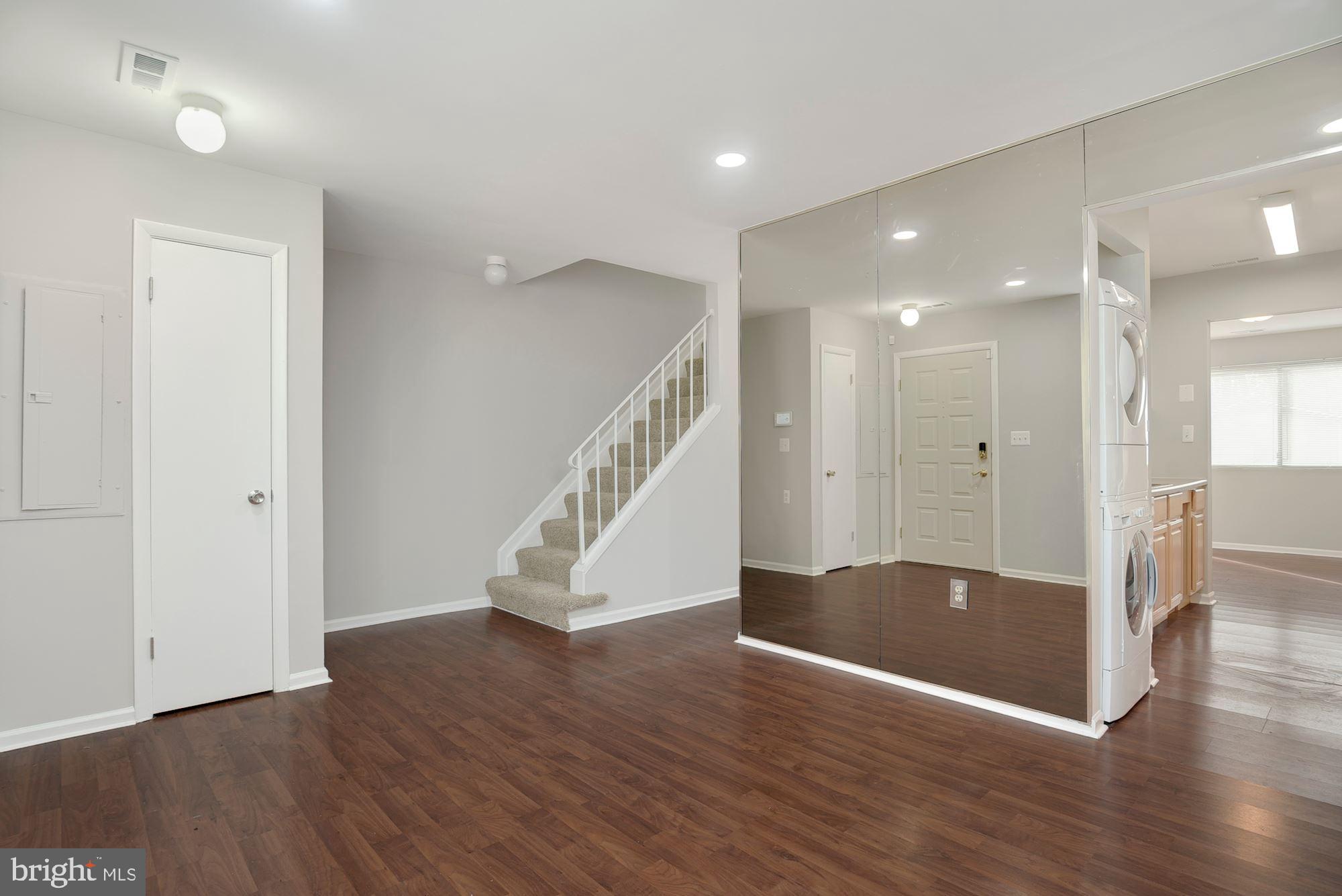 DEERFIELD - Residential Lease