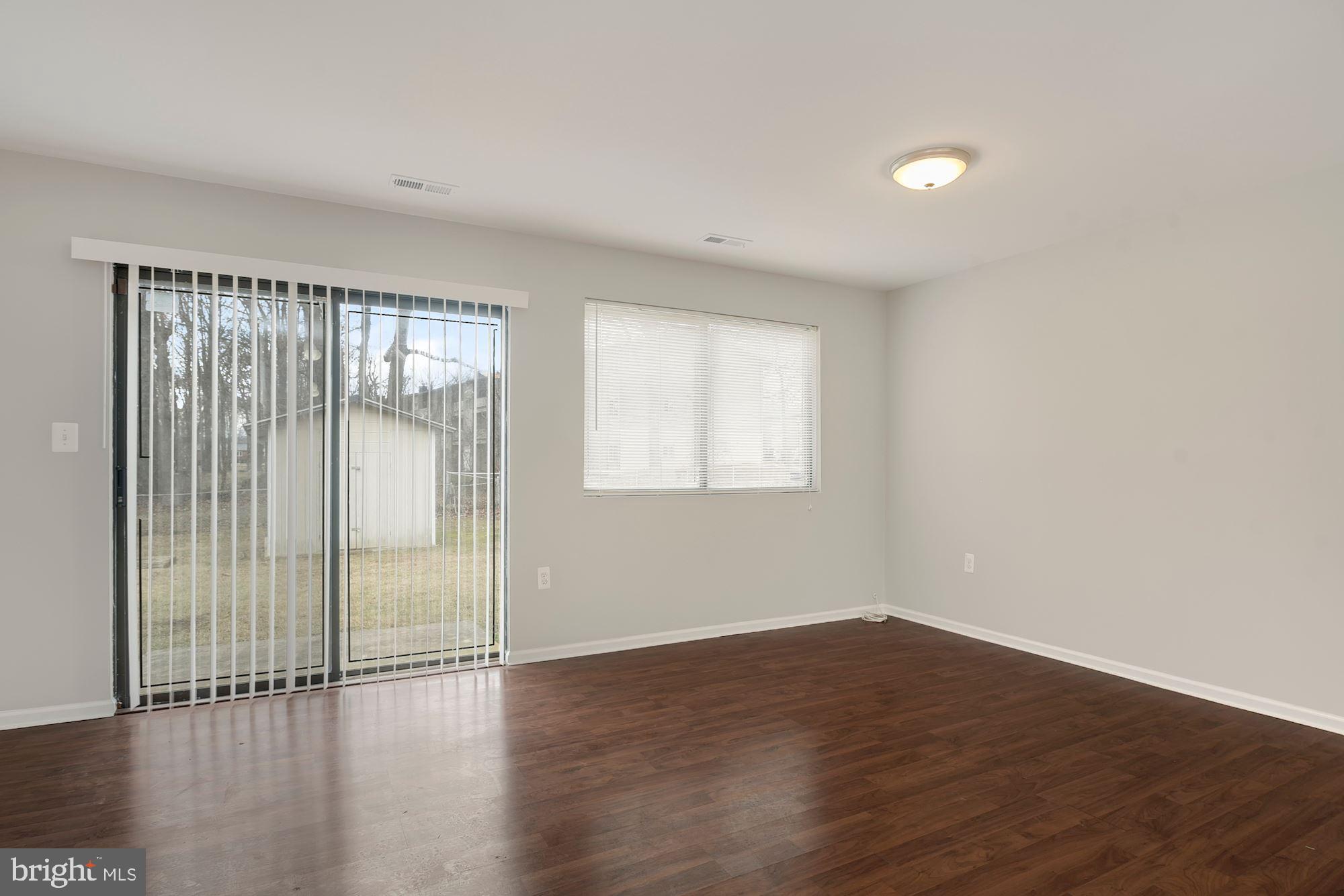 DEERFIELD - Residential Lease