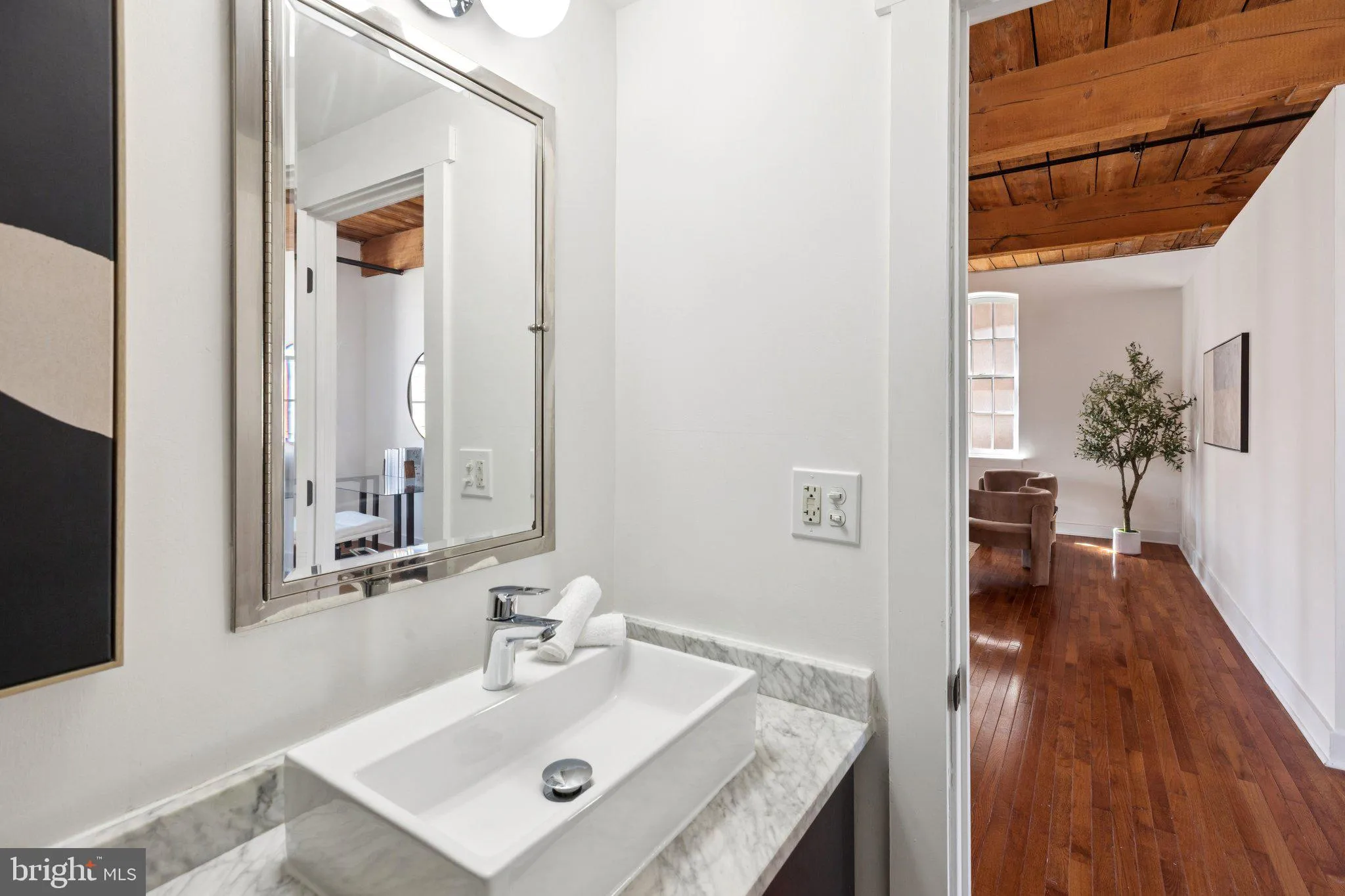 Philadelphia, Pennsylvania 19106, United States, 1 Bedroom Bedrooms, ,1 BathroomBathrooms,Residential,Pending,251418