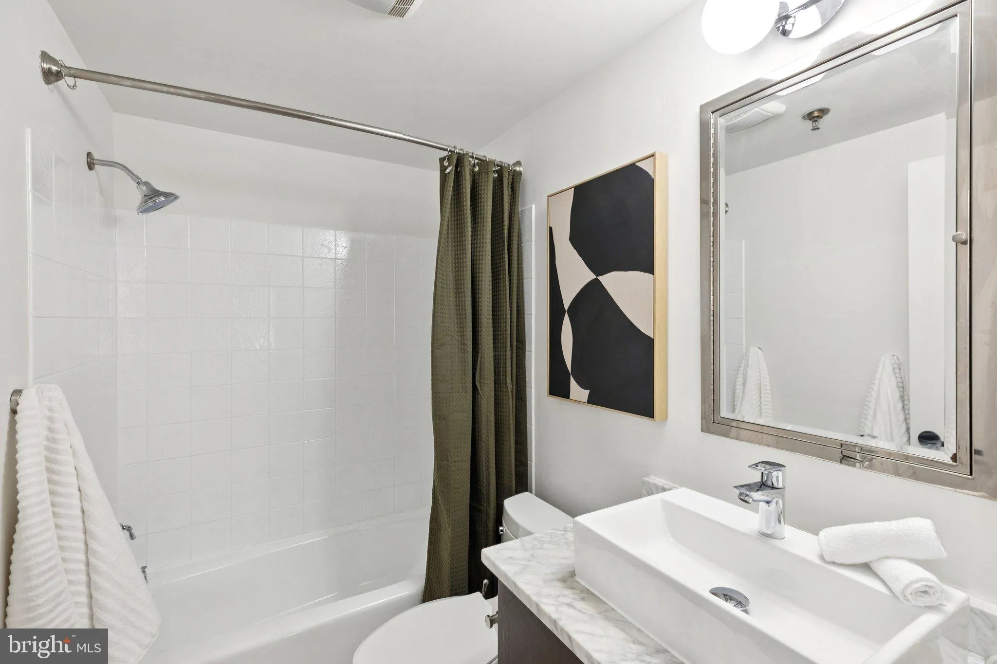 Philadelphia, Pennsylvania 19106, United States, 1 Bedroom Bedrooms, ,1 BathroomBathrooms,Residential,Pending,251418