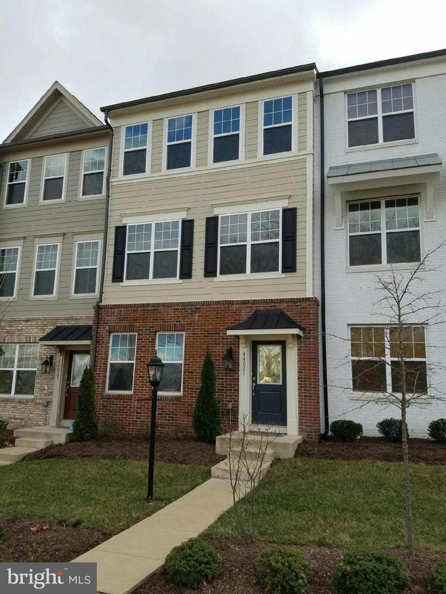 Magnificent twn home w/ gourmet kitchen w/dbl ovens&GE cafe appliances/quartz counter-tops/beautiful backsplash. Upgraded master bath/granite counters/upgraded shower/seat Rec room, pre-wired home theater w/built in 5 spkr surround sound. Efficient layout provides for bedrm level wshr/dryer Upgraded hardwood and carpeting through out.  Walling distance to  (pool) 2 car-garage/st parking/storage