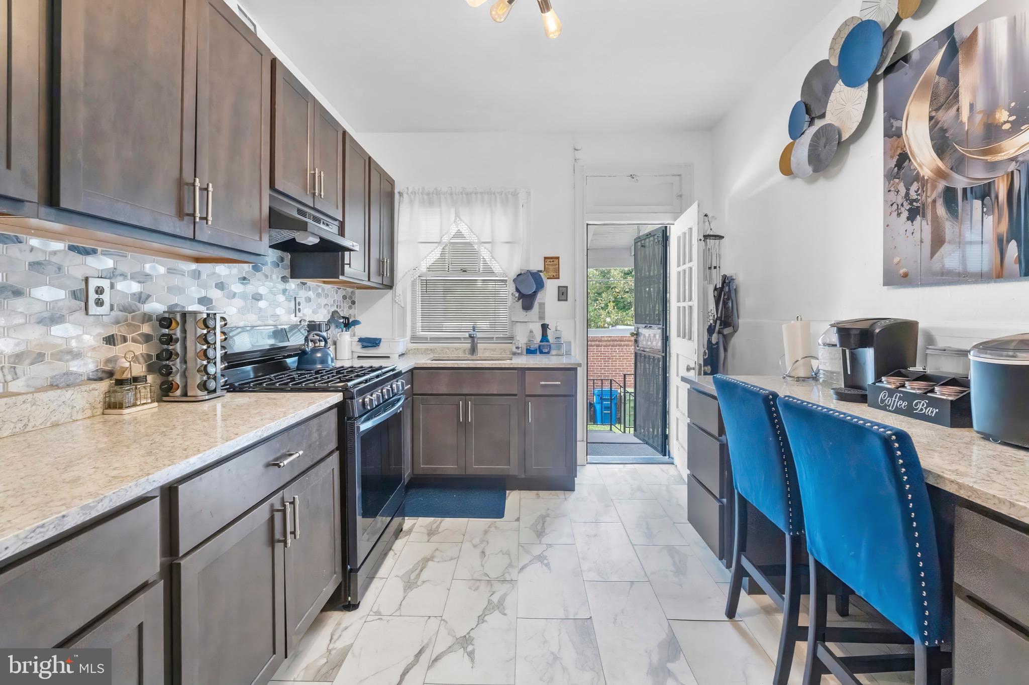 EDNOR GARDENS - LAKESIDE - Residential
