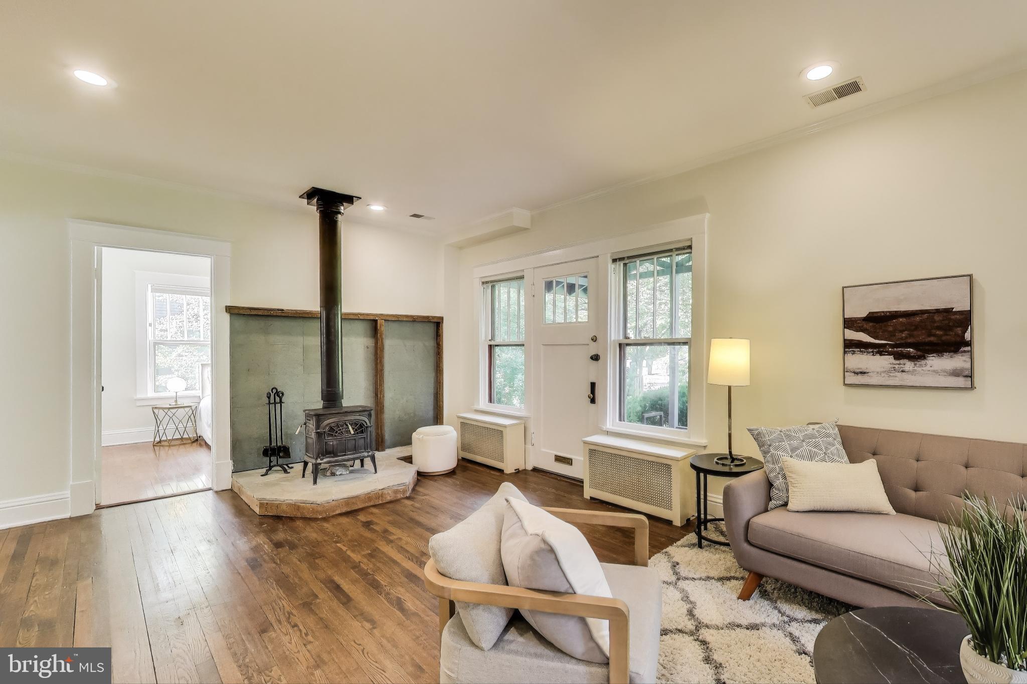 7017 WOODLAND AVENUE