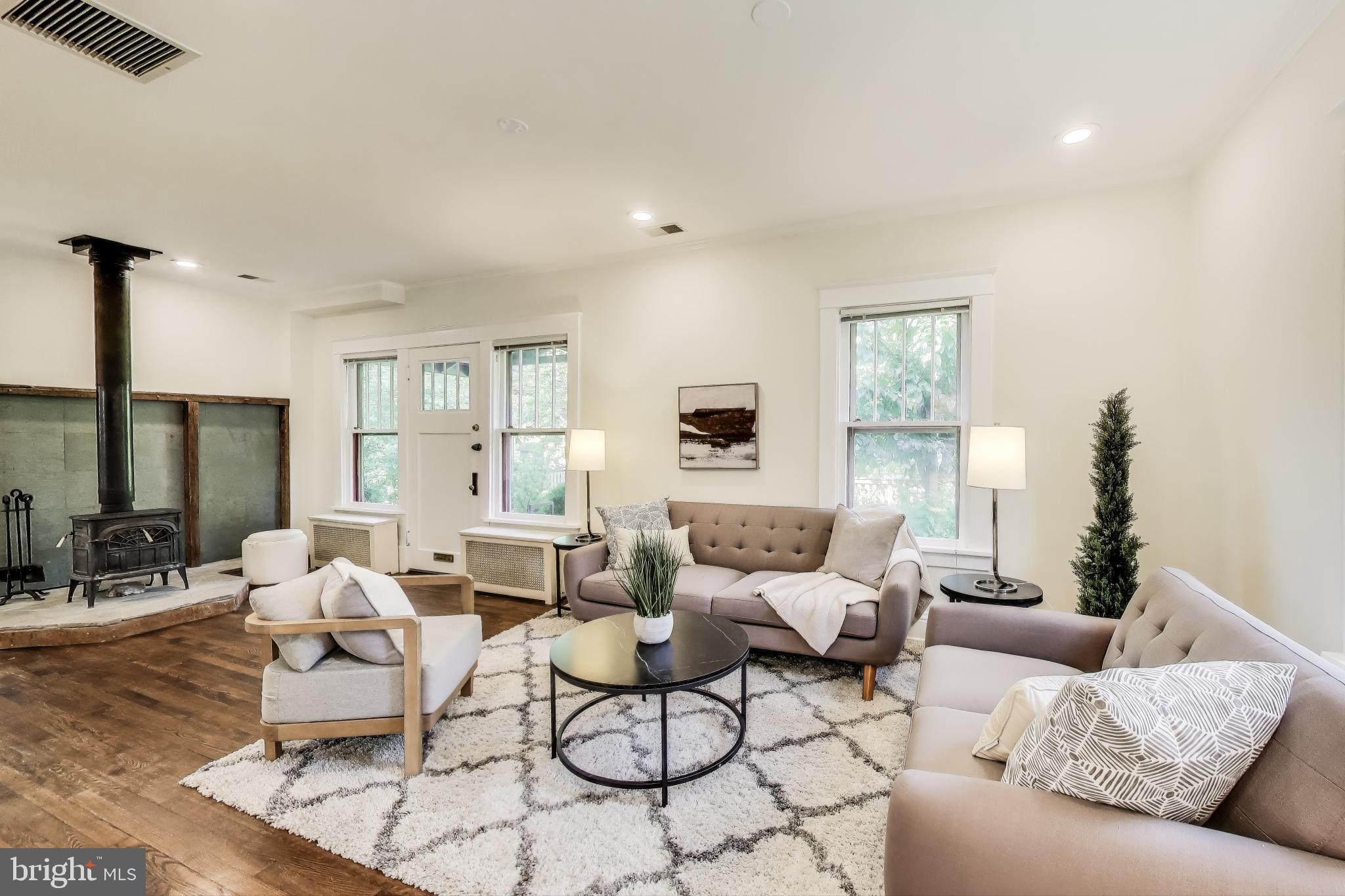 7017 WOODLAND AVENUE