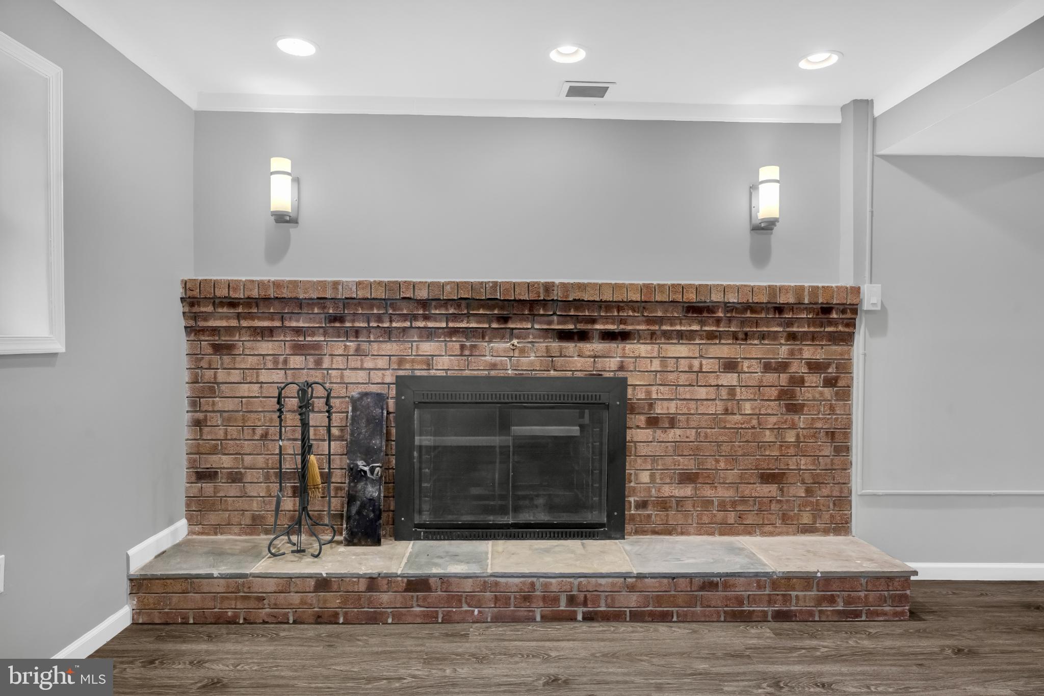 SPRING BRANCH ESTATES - Residential