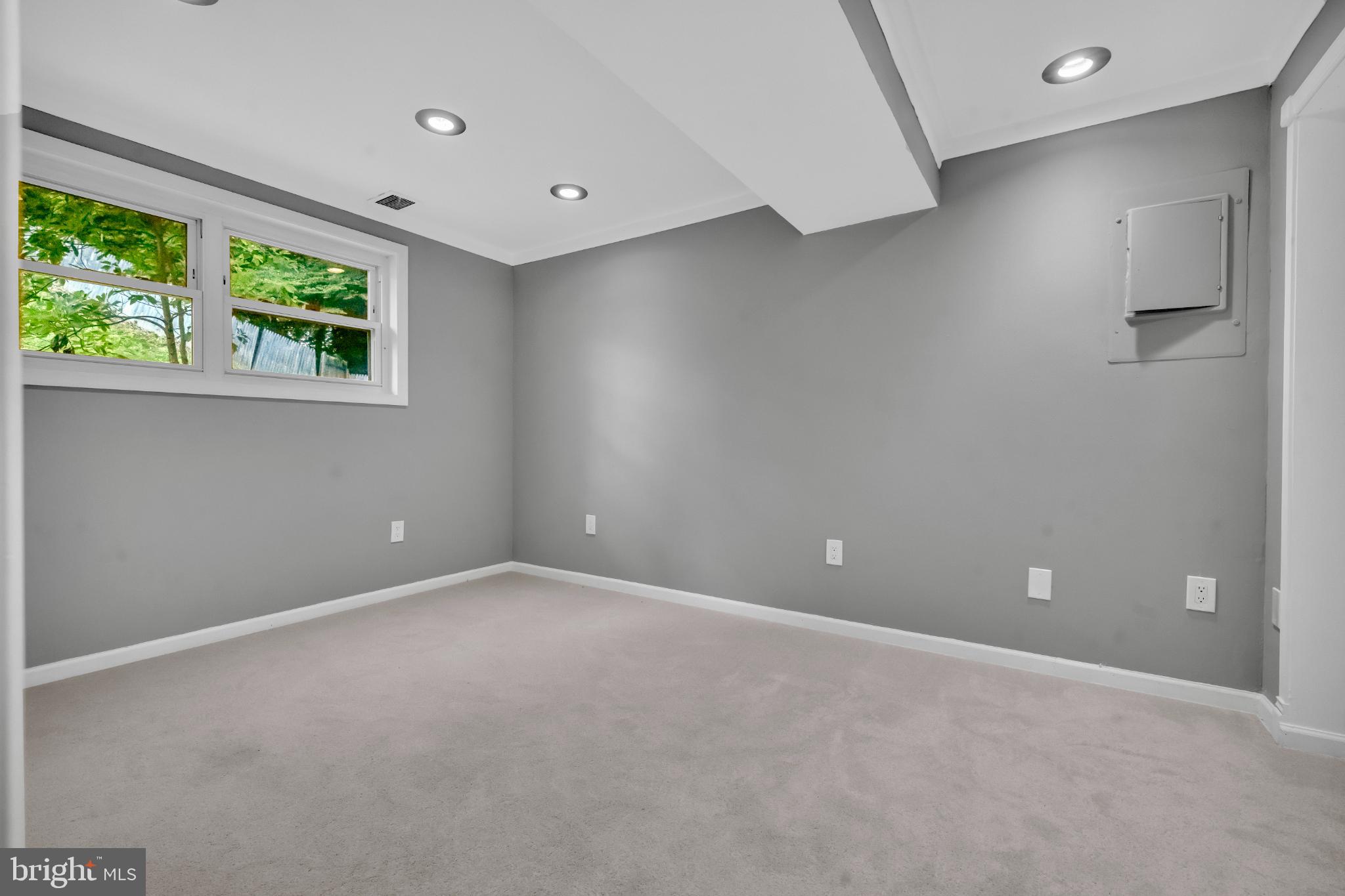 SPRING BRANCH ESTATES - Residential