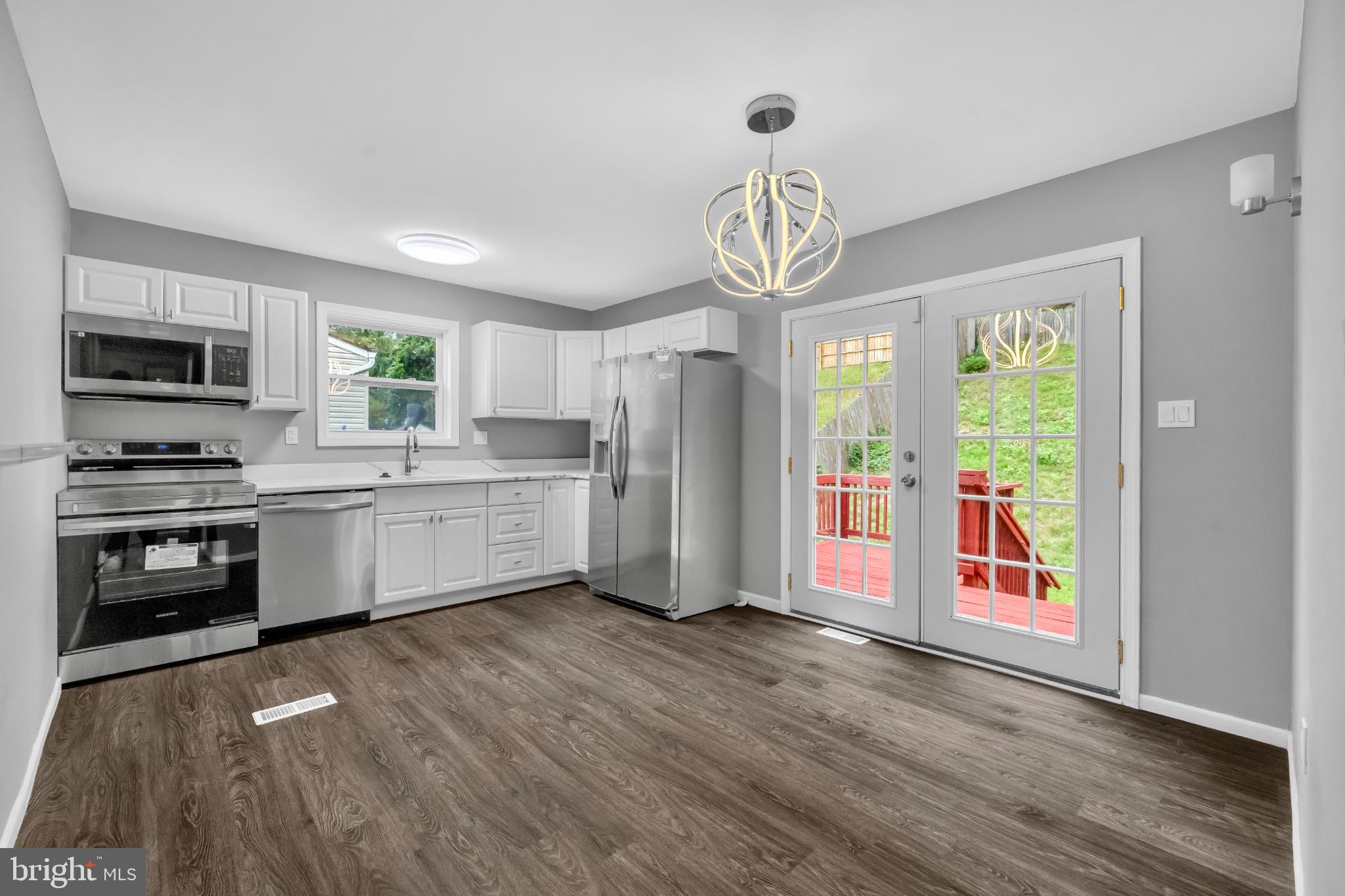 SPRING BRANCH ESTATES - Residential