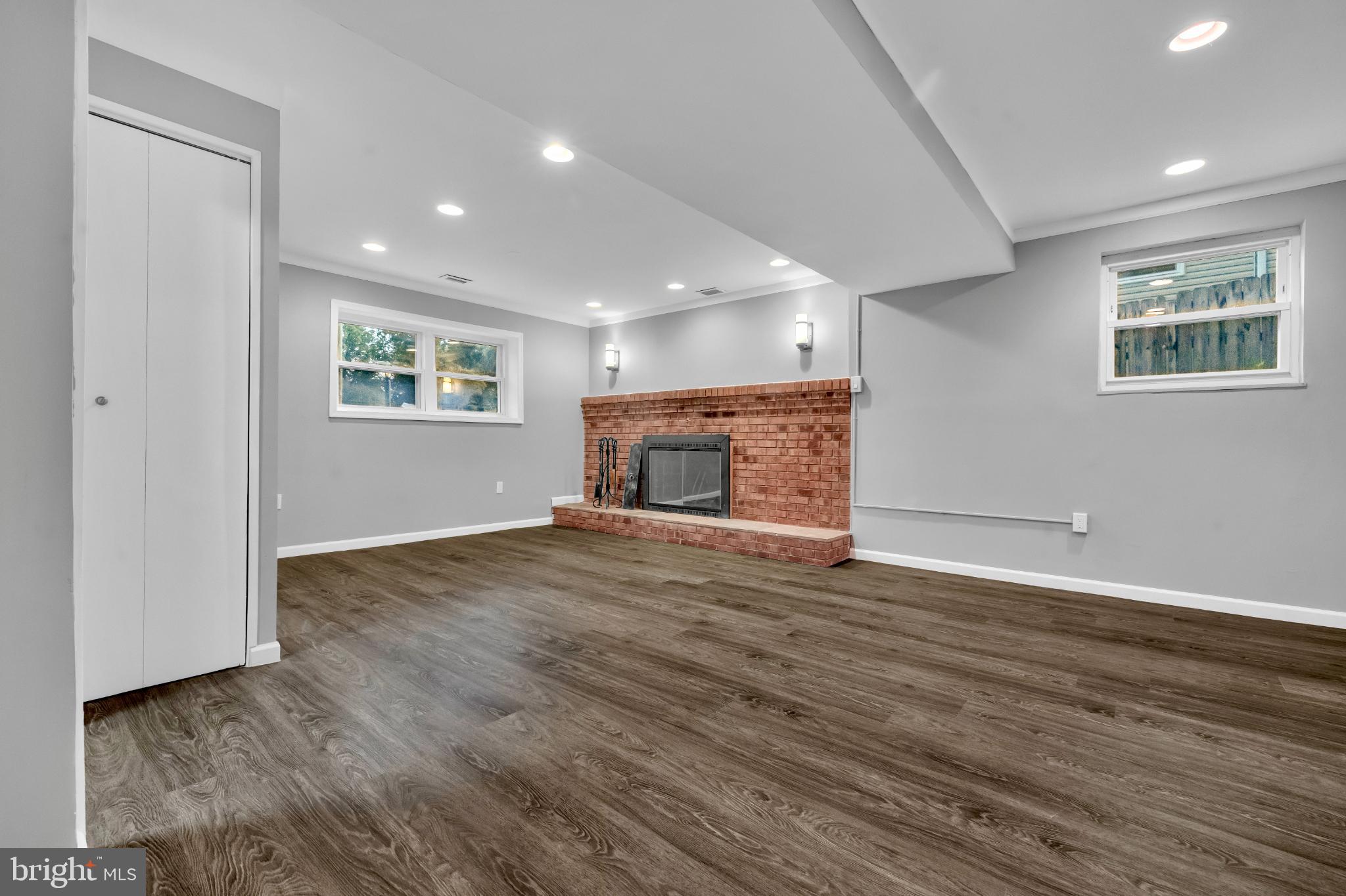 SPRING BRANCH ESTATES - Residential