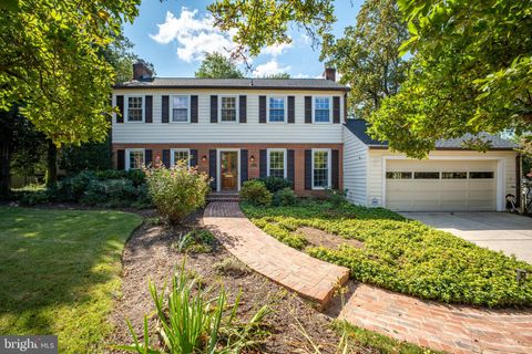Photo of 6224 Goodview Street, BETHESDA, MD 20817 (MLS # MDMC2197436) Photo of 6224 Goodview Street, BETHESDA, MD 20817 (MLS # MDMC2197436)