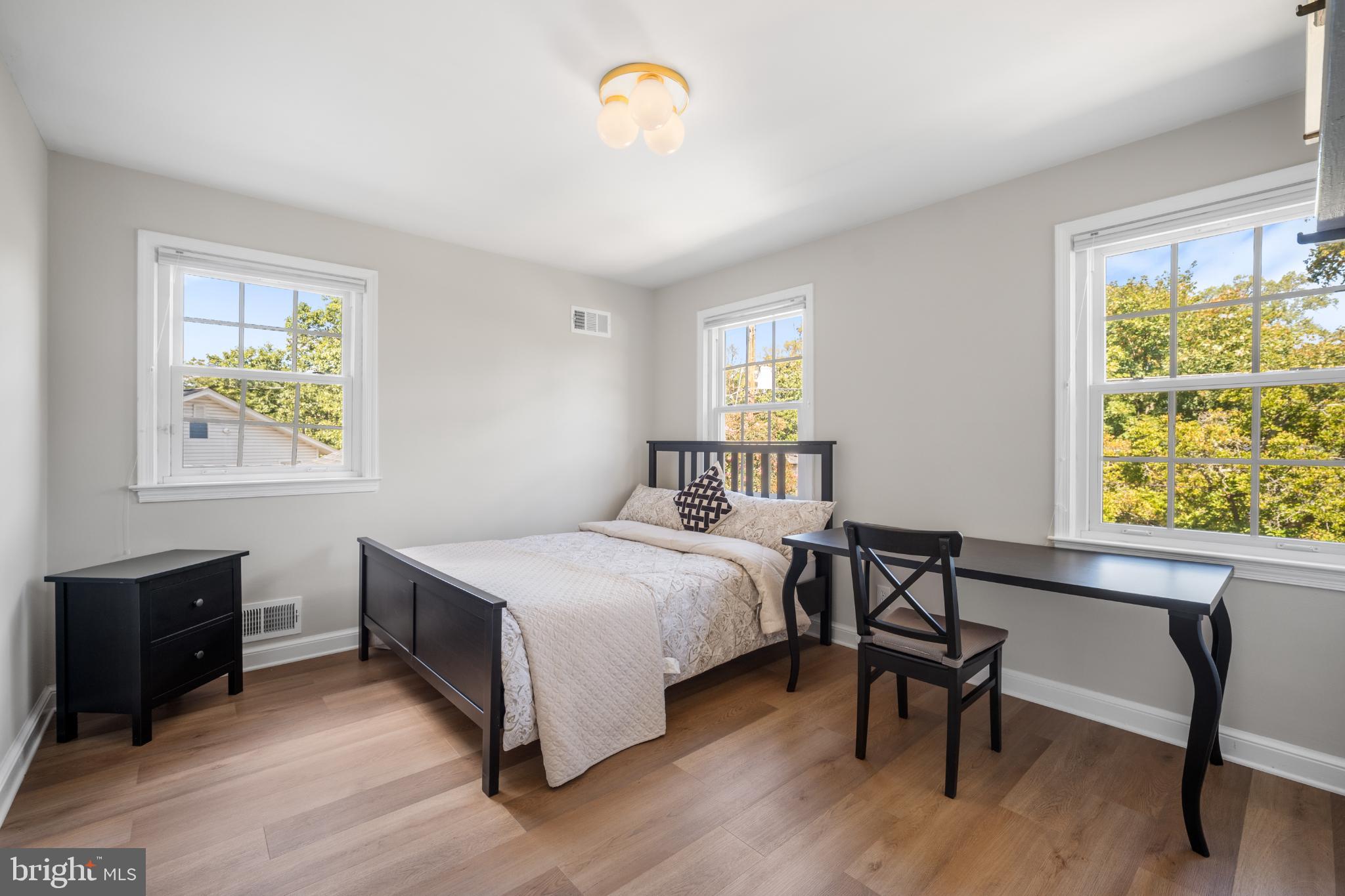 KENWOOD PARK - Residential