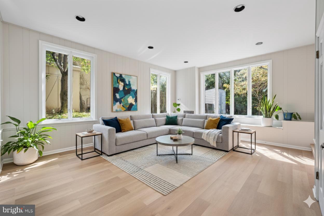 KENWOOD PARK - Residential