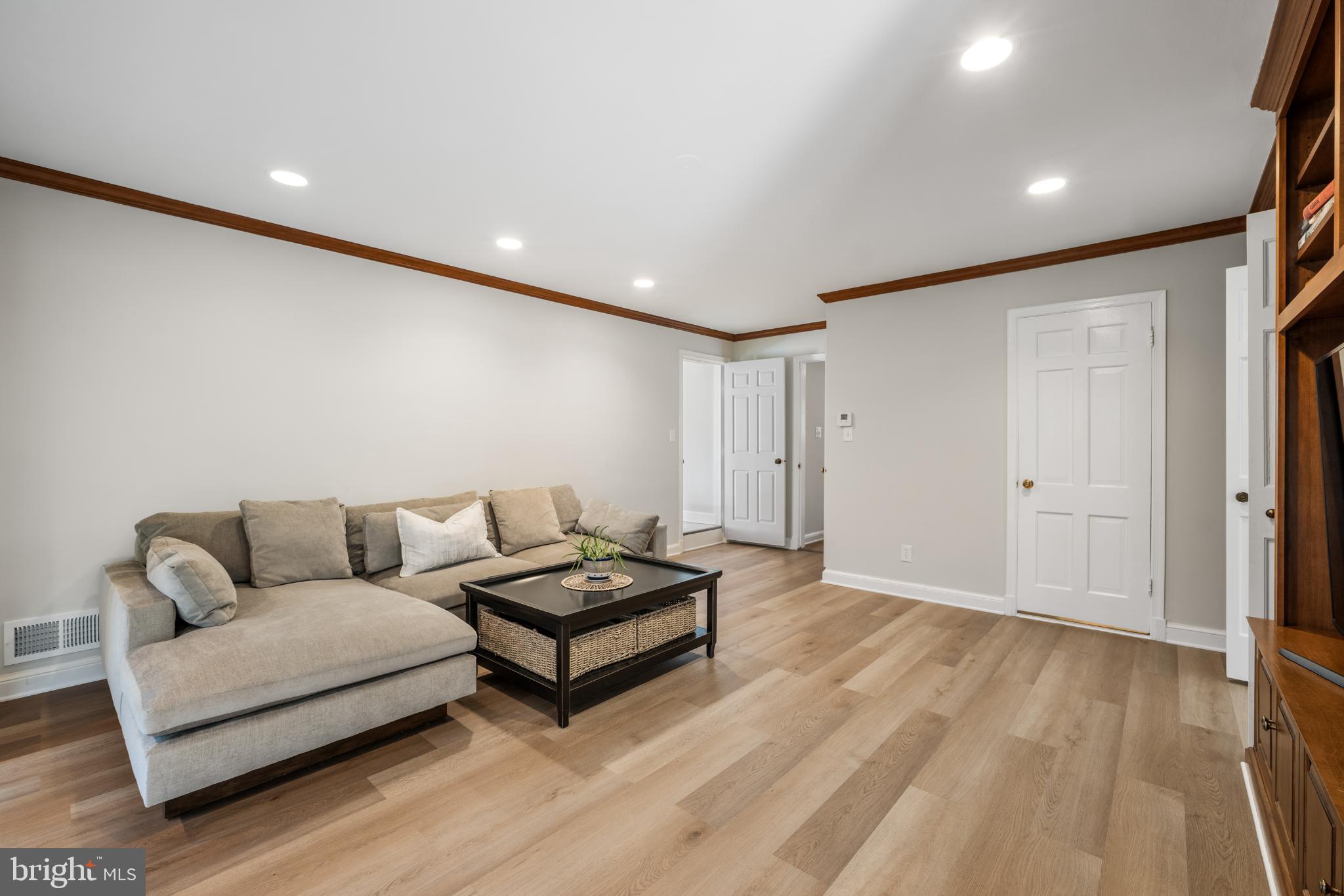 KENWOOD PARK - Residential