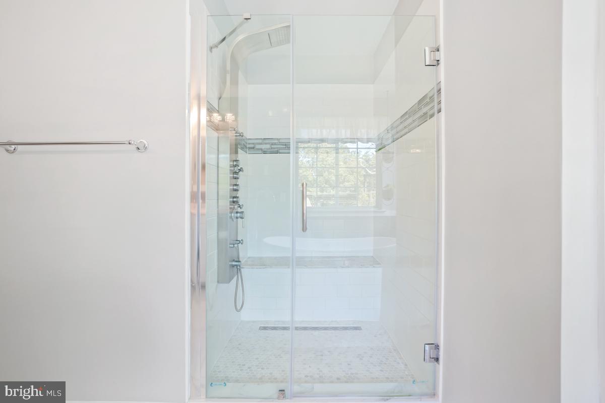 JACOBS WOODS - Residential