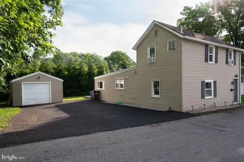 306 S Tyson Avenue, Glenside, PA MLS: PAMC2131034