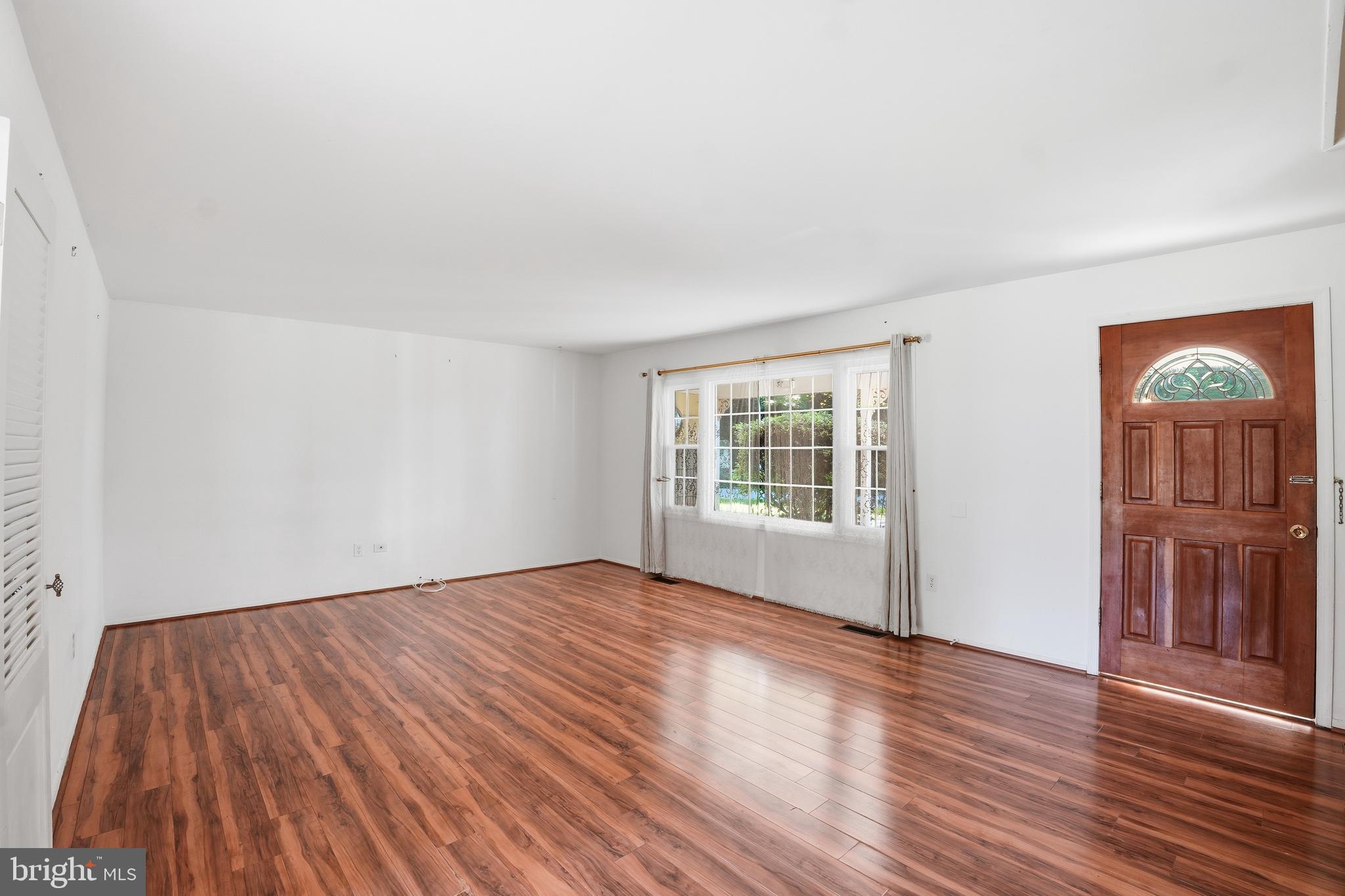 3007 TWISTING LANE