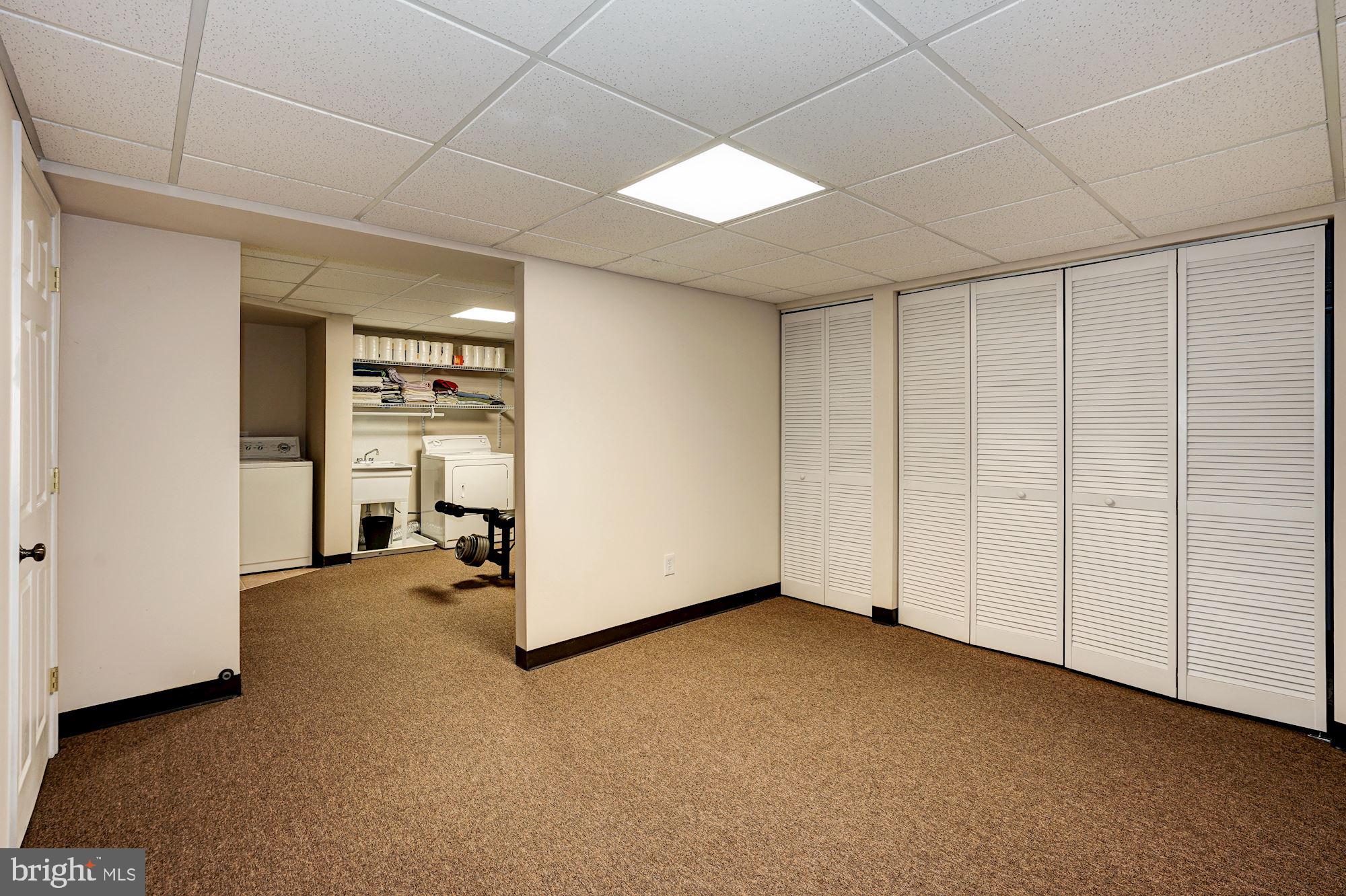 CARDEROCK SPRINGS - Residential