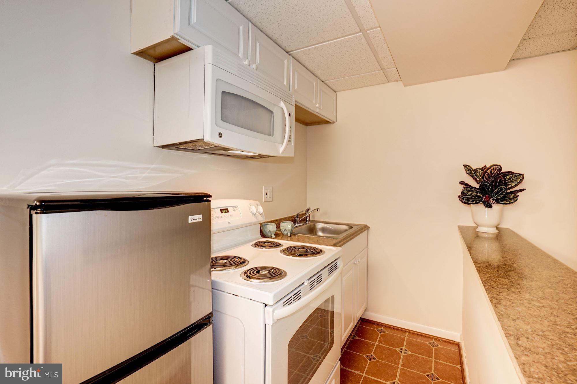 CARDEROCK SPRINGS - Residential