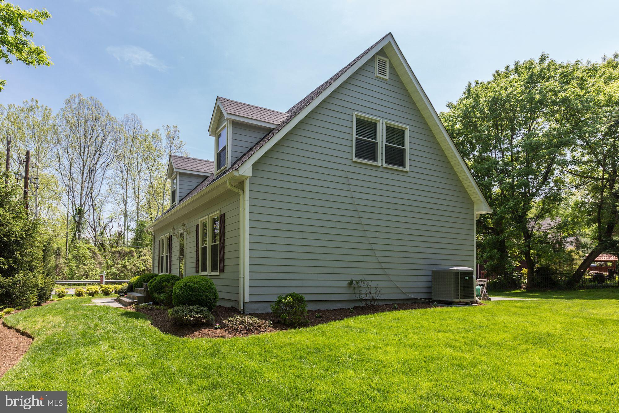 CARDEROCK SPRINGS - Residential