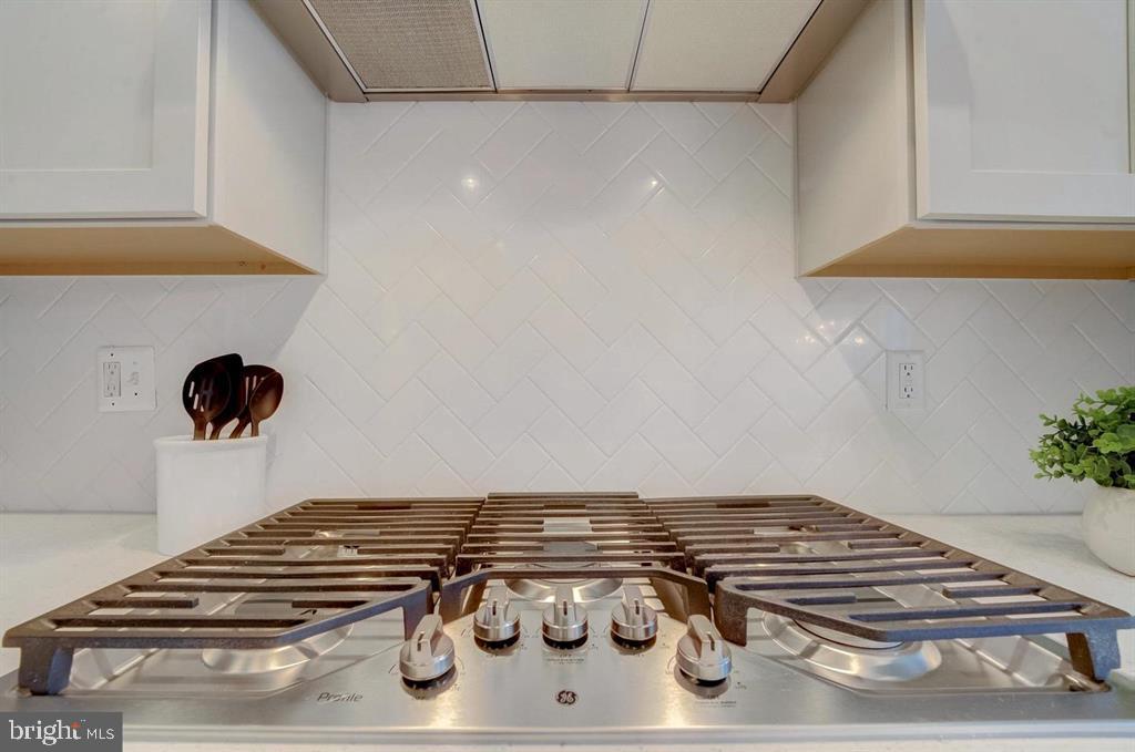 MARLBORO RIDGE - Residential