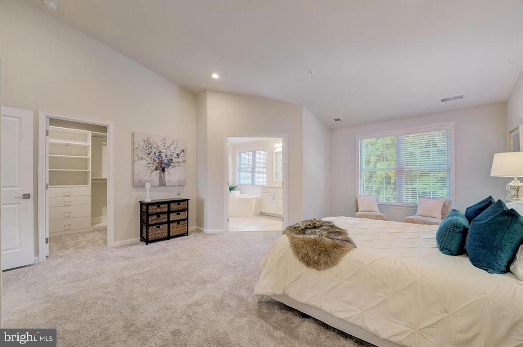 MARLBORO RIDGE - Residential