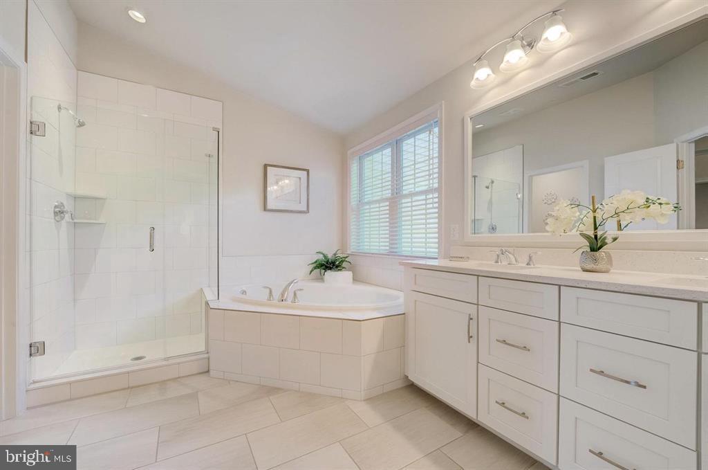 MARLBORO RIDGE - Residential