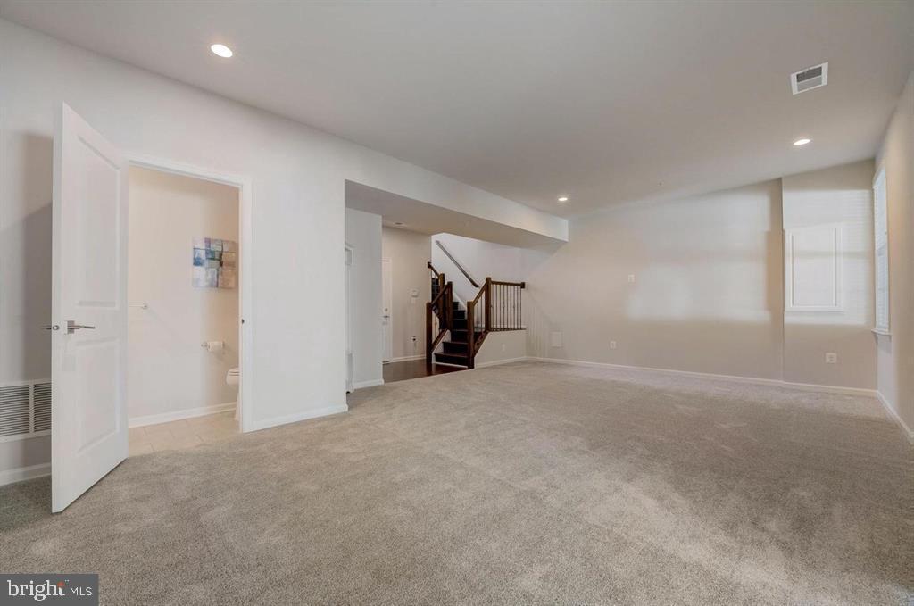 MARLBORO RIDGE - Residential