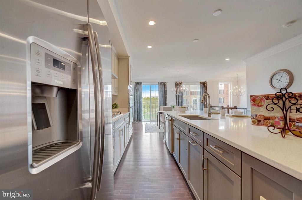 MARLBORO RIDGE - Residential